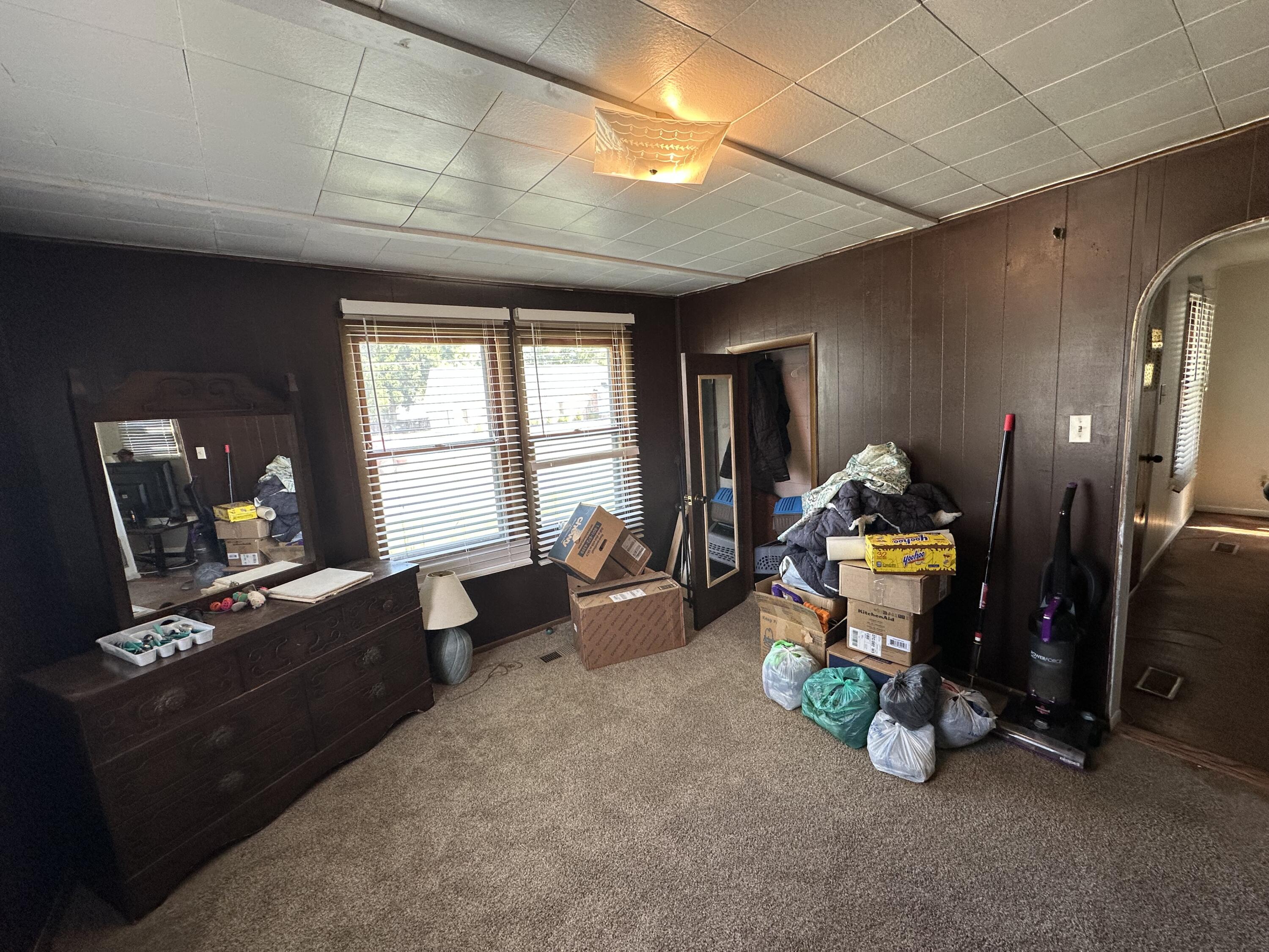 910 West Broadway Avenue Property Photo 19