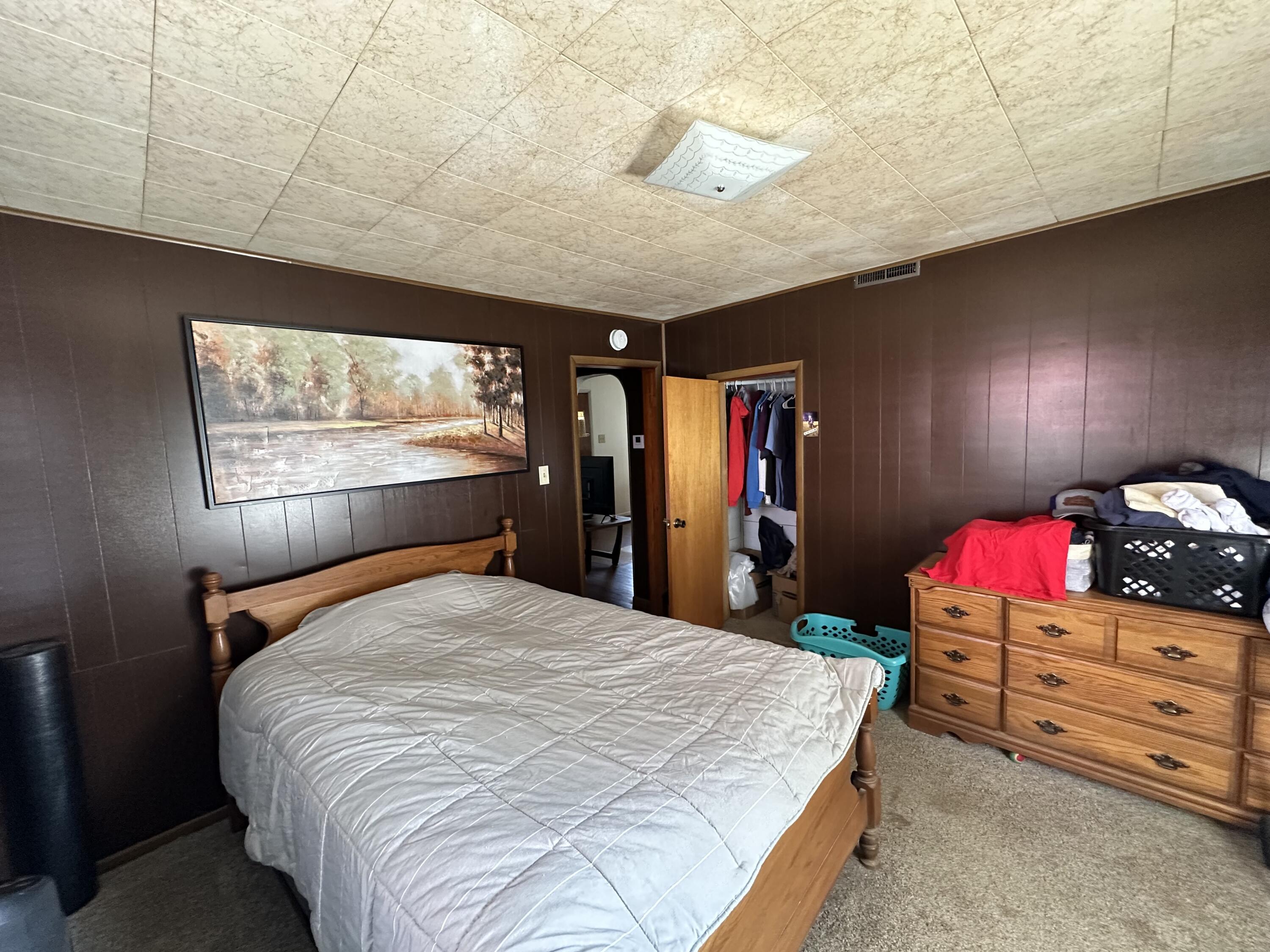 910 West Broadway Avenue Property Photo 21