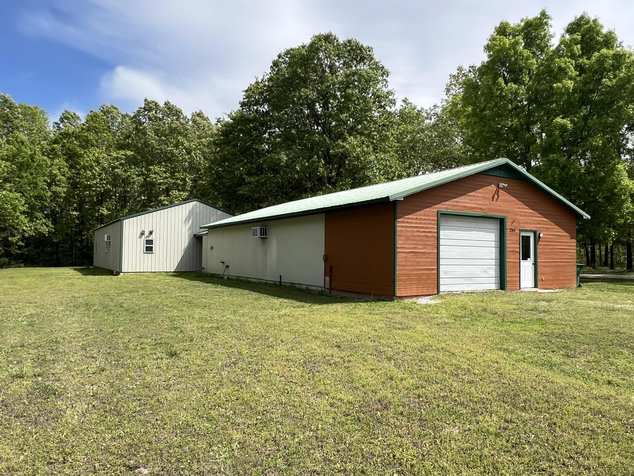 112 Corbin Valley Property Photo 3
