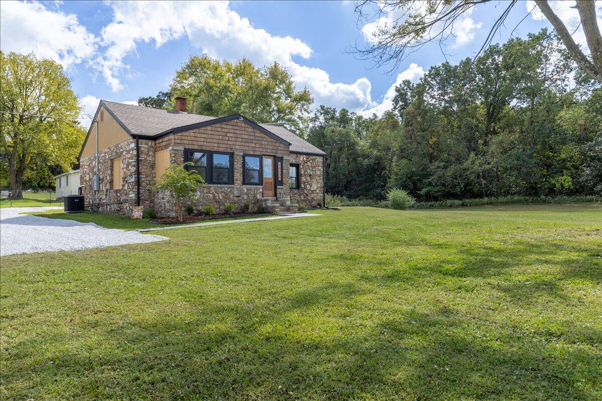 14735 Monark Drive Property Photo 2