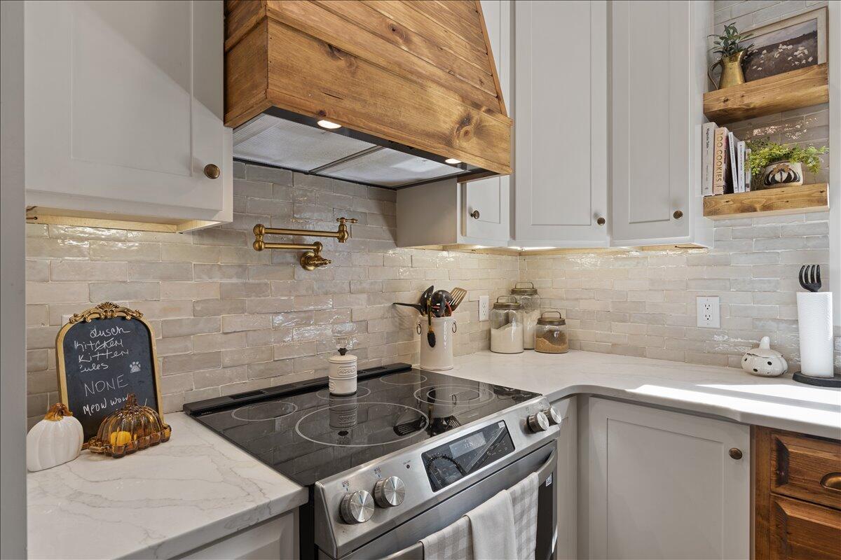 14735 Monark Drive Property Photo 8