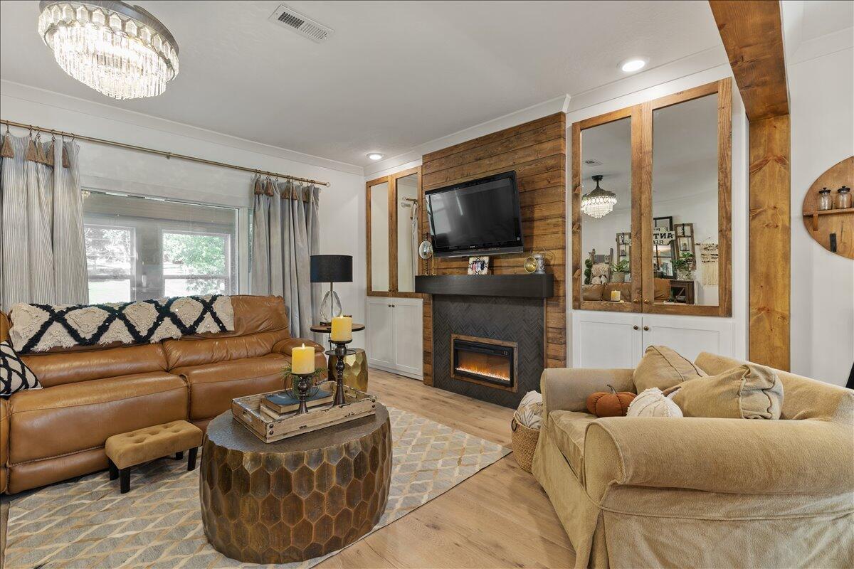 14735 Monark Drive Property Photo 11