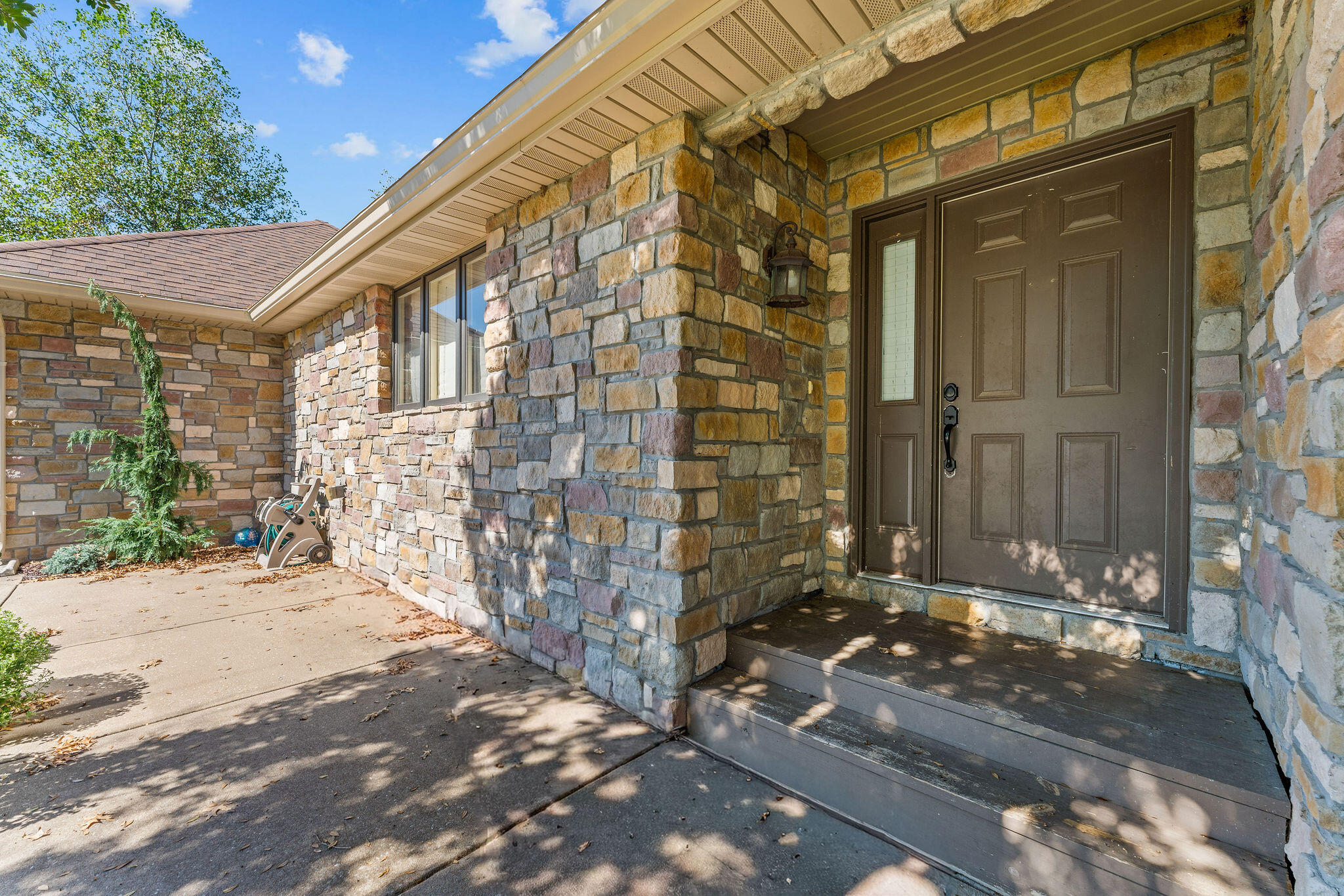133 Regent Drive Property Photo 3