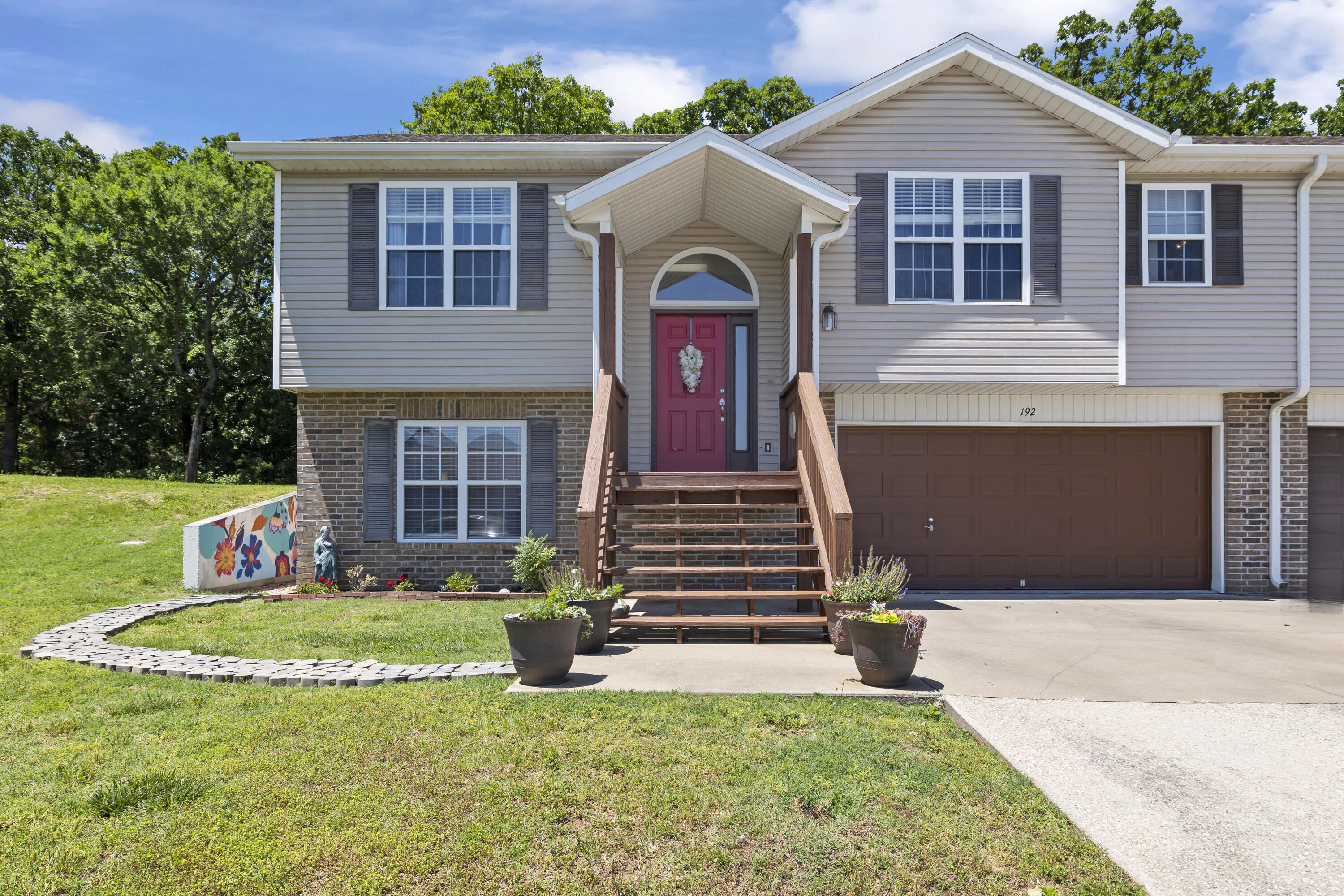 192 Forest Lane Property Photo 1