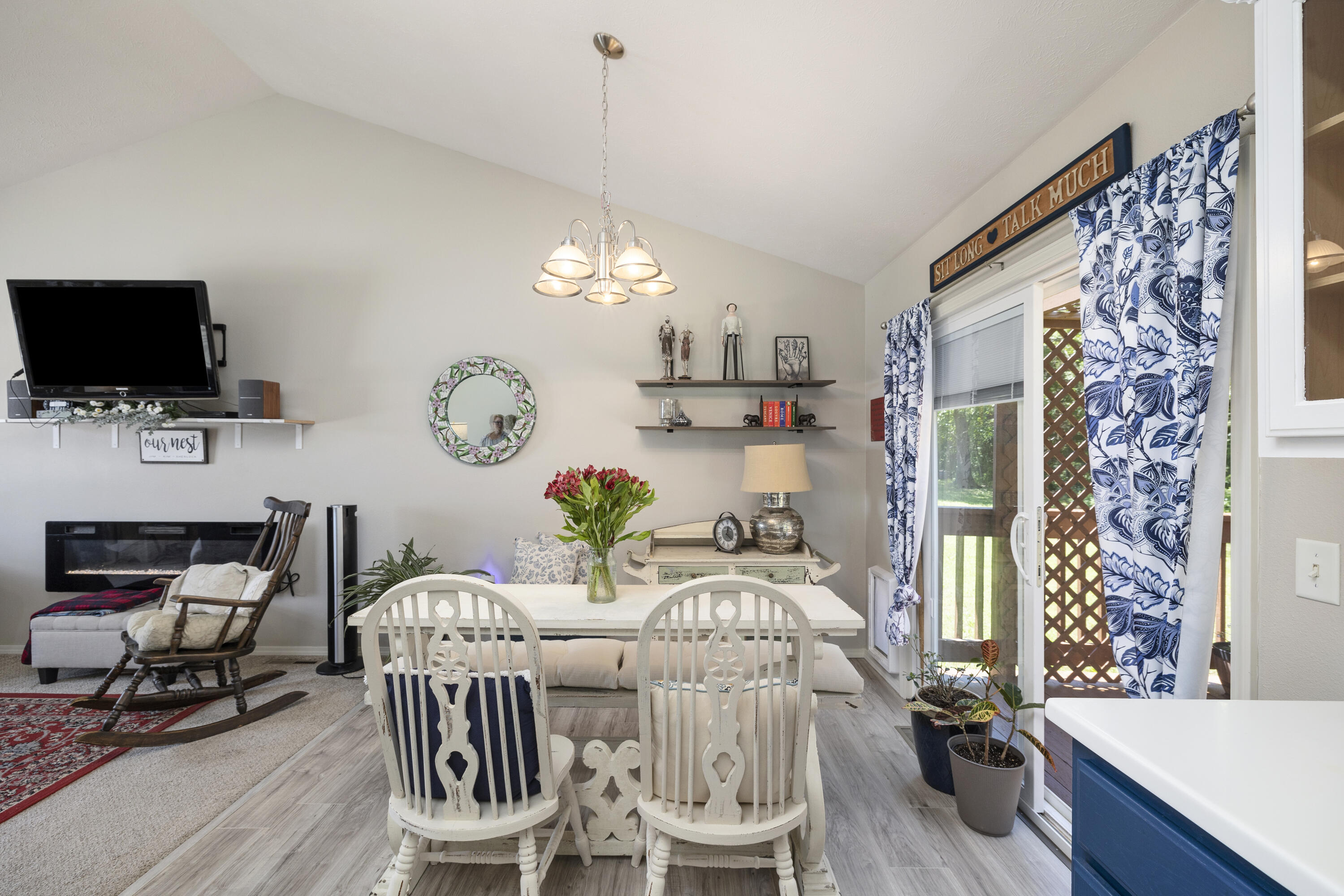 192 Forest Lane Property Photo 6