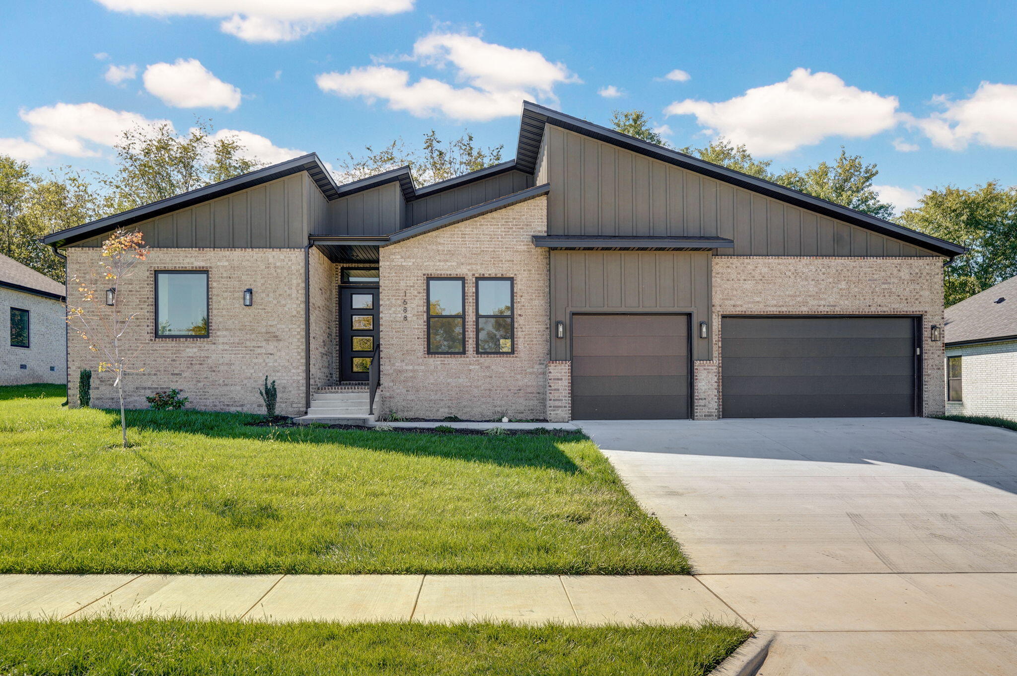 1688 East Cobblestone Drive Property Photo 1