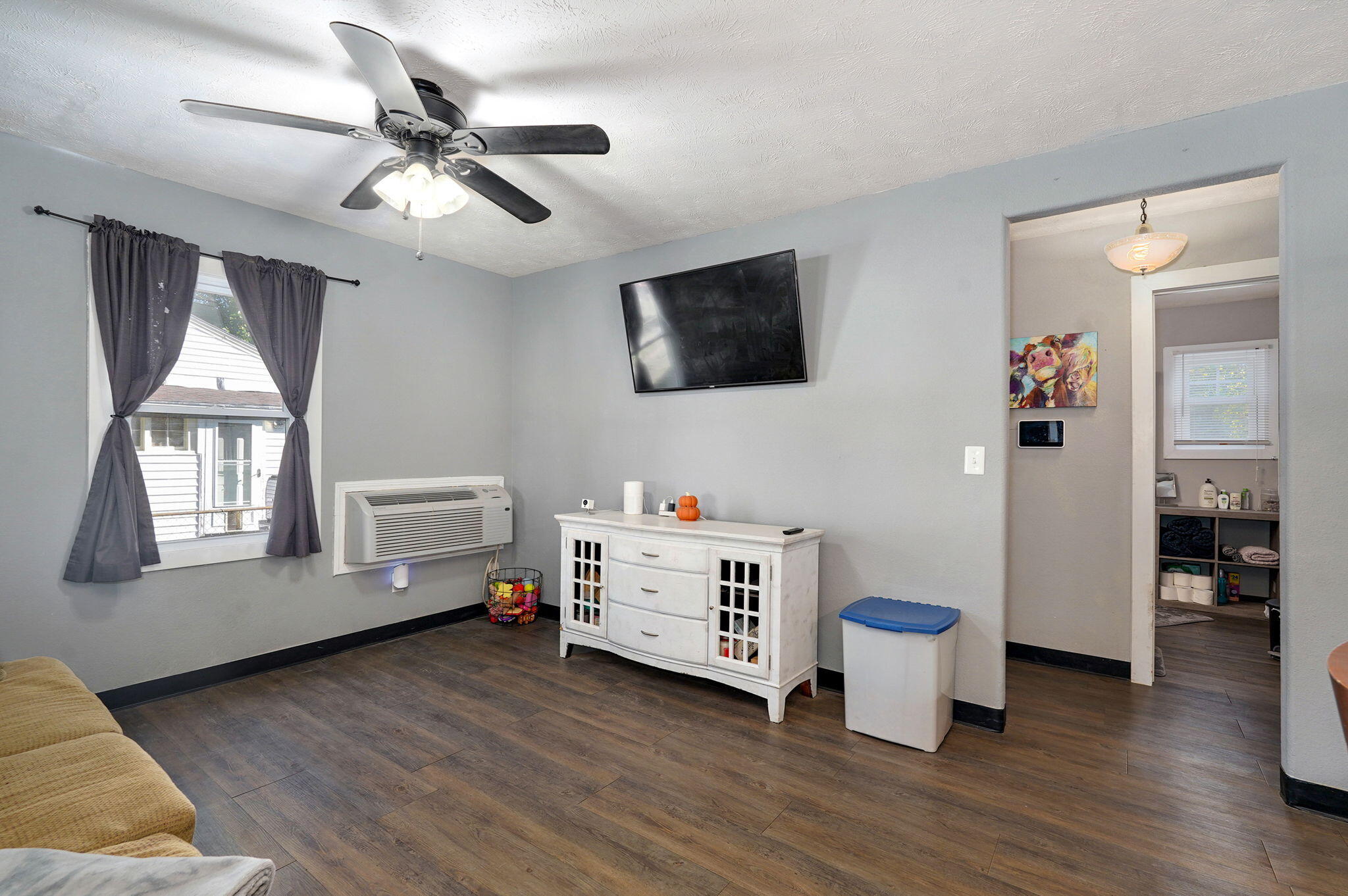 1122 North Brown Avenue Property Photo 4