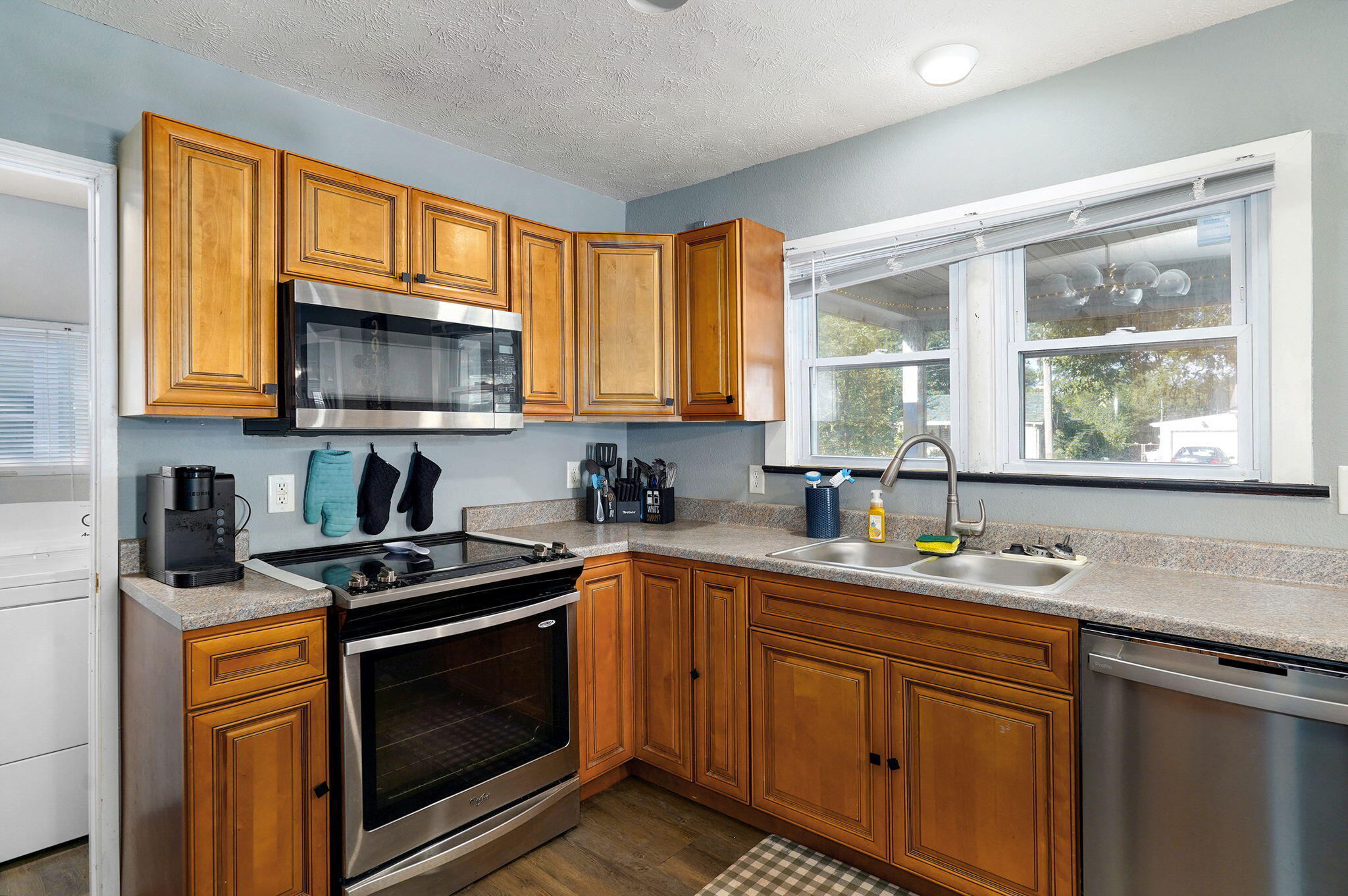 1122 North Brown Avenue Property Photo 7