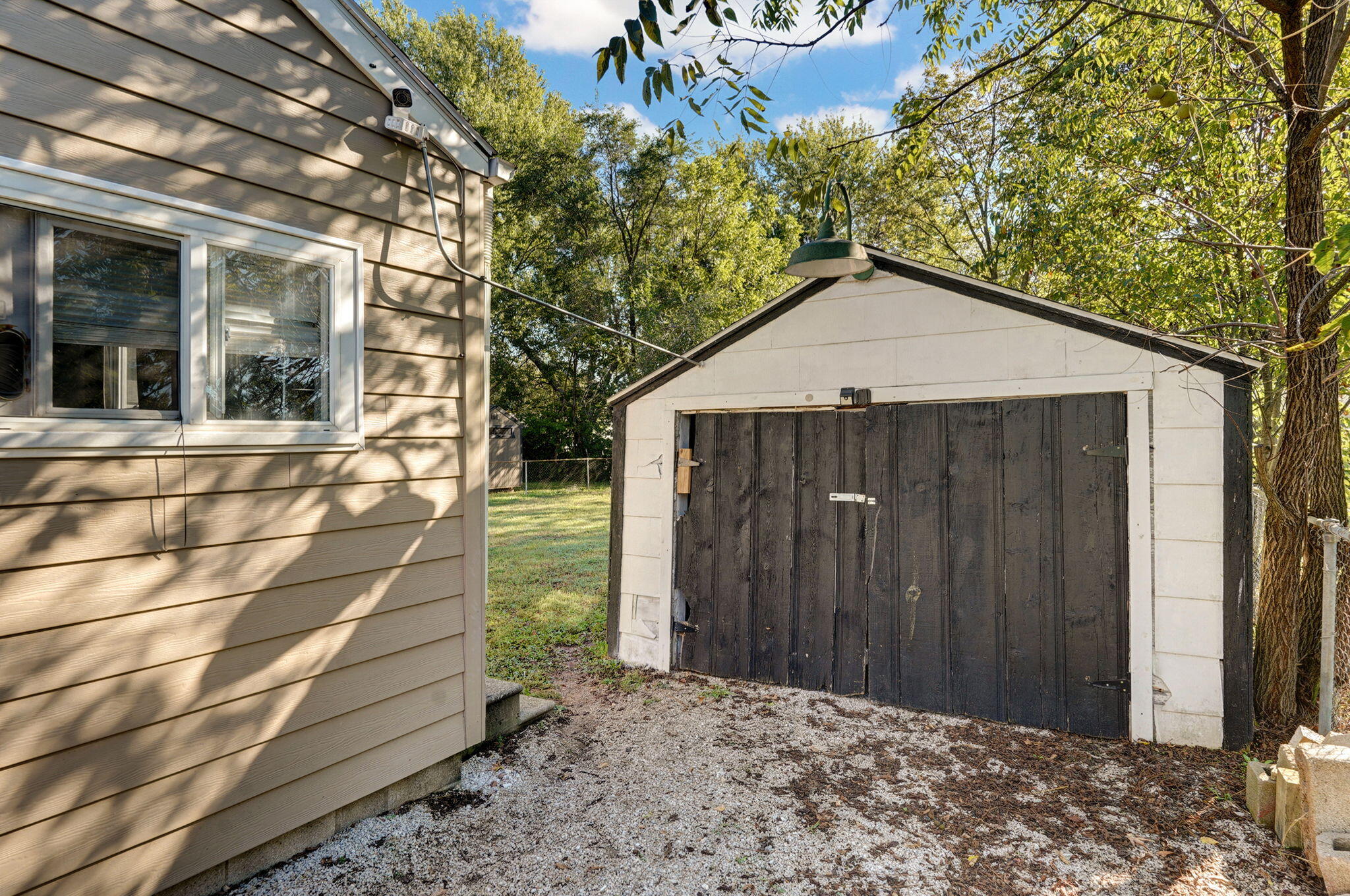 1122 North Brown Avenue Property Photo 14