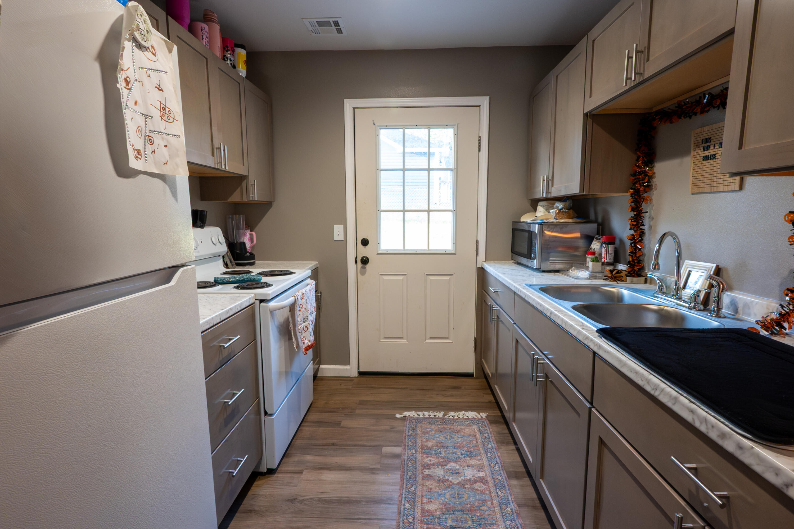 1201 Franklin Street A & B Property Photo 3