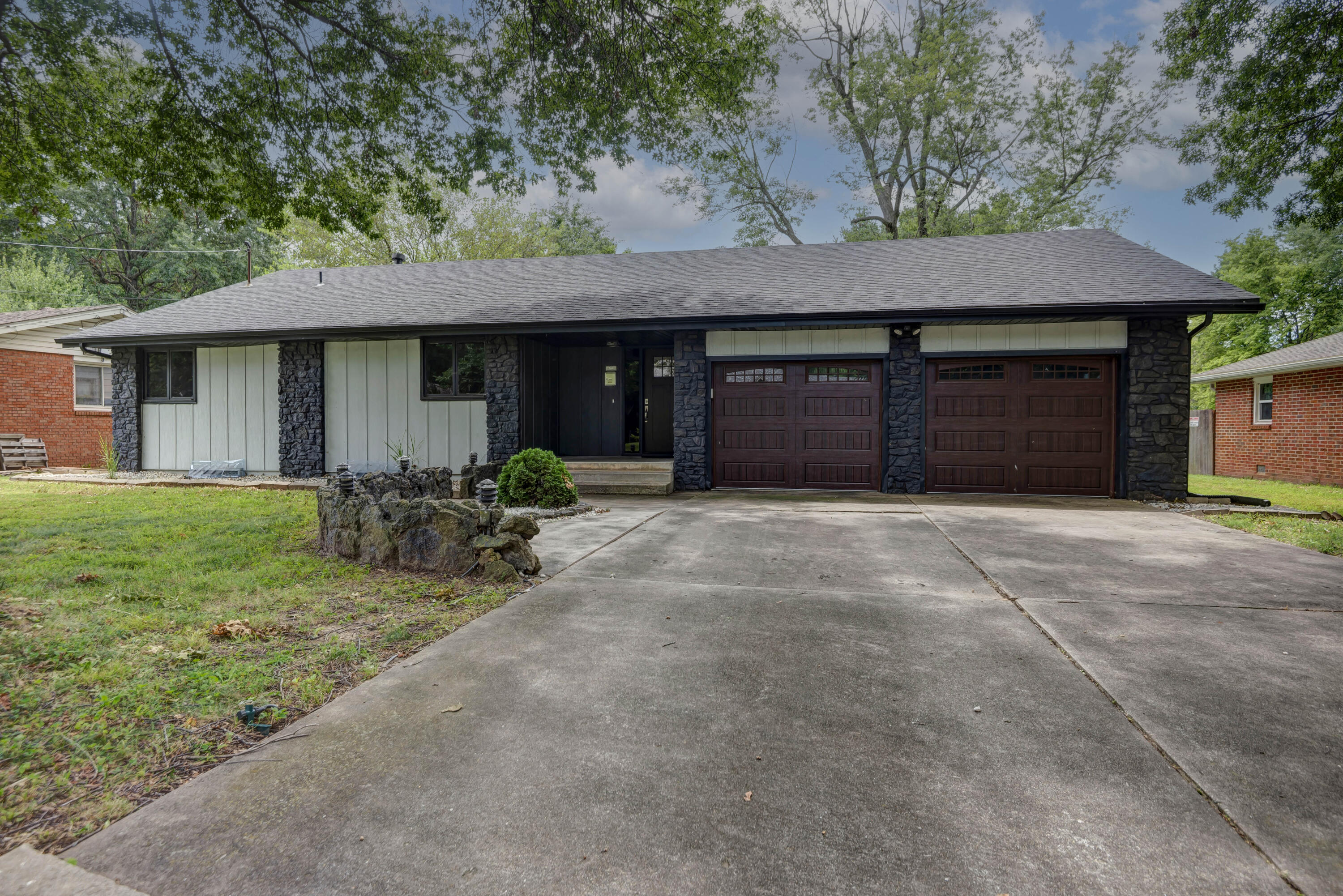 3224 West Whiteside Street Property Photo 1