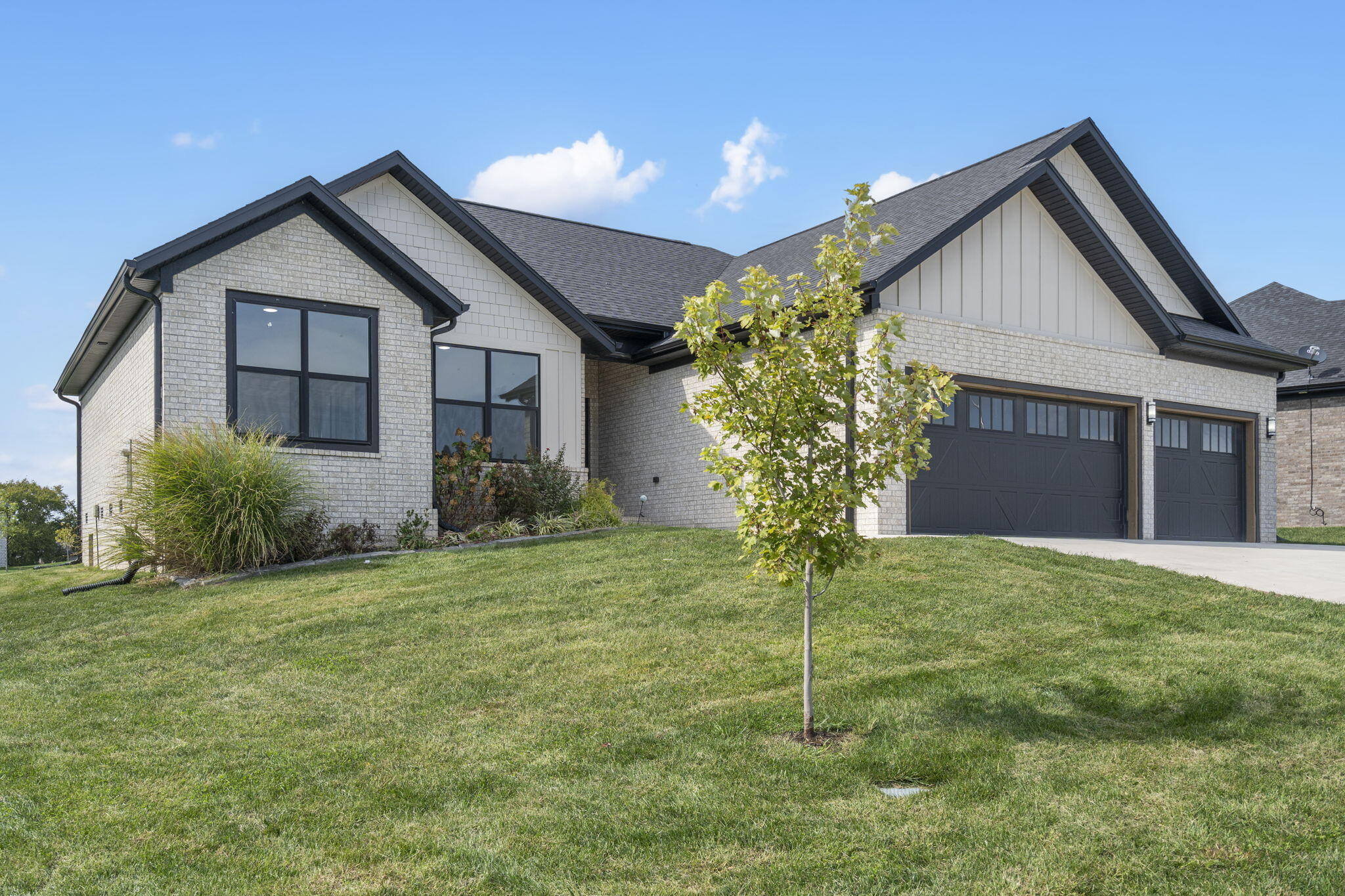 5881 South Franklin Avenue Property Photo 1