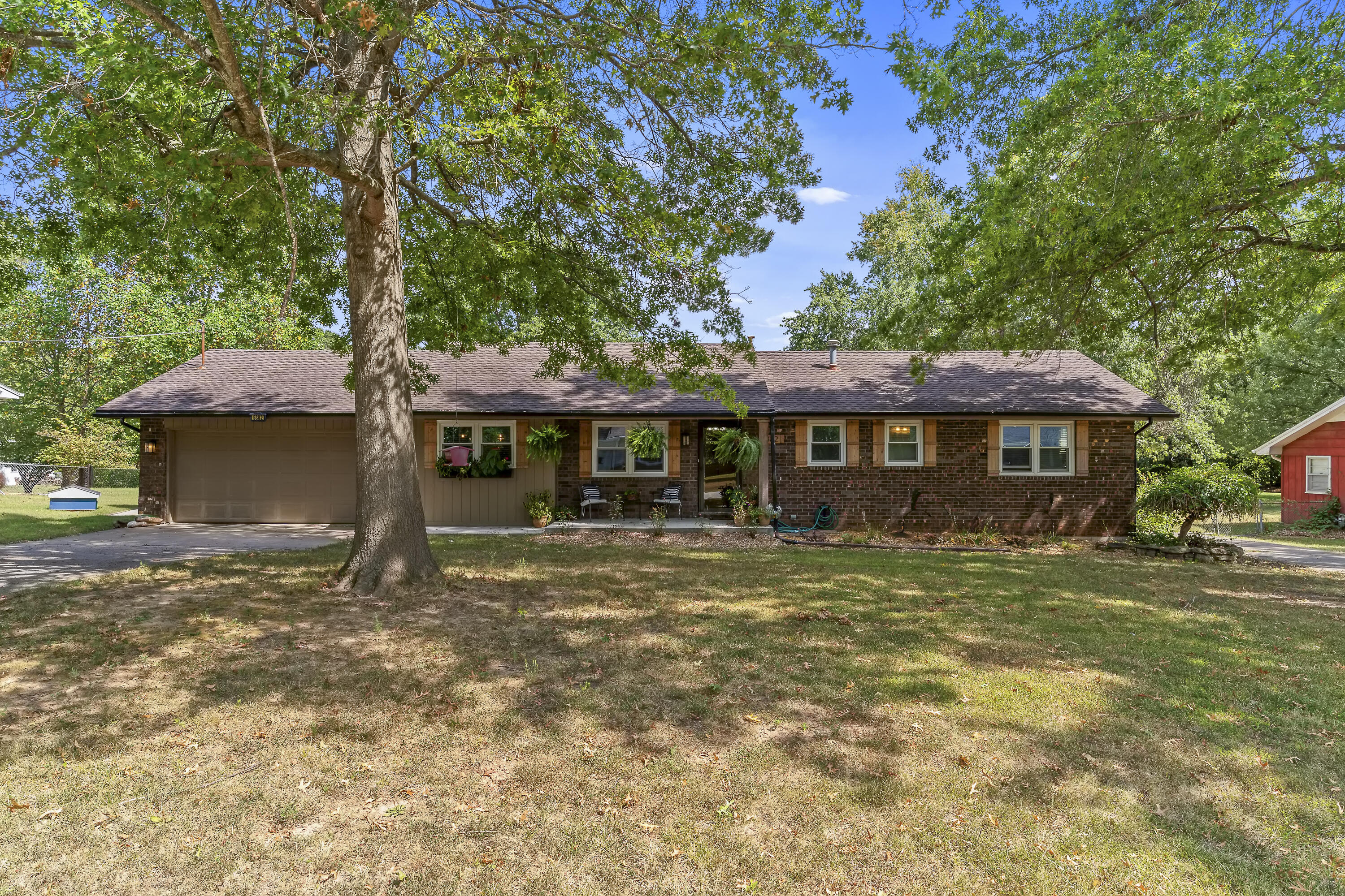 5382 North Lakewood Drive Property Photo 1