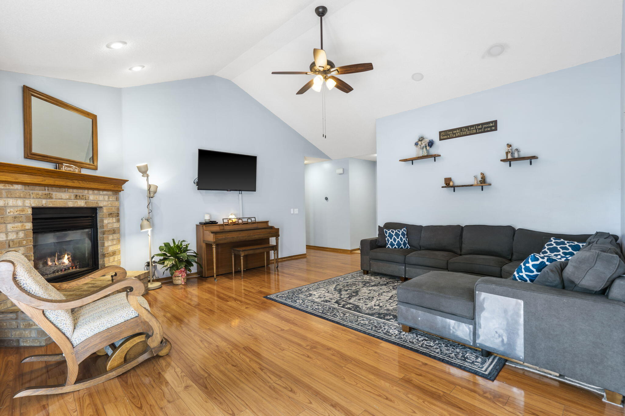 3620 South Western Avenue Property Photo 7