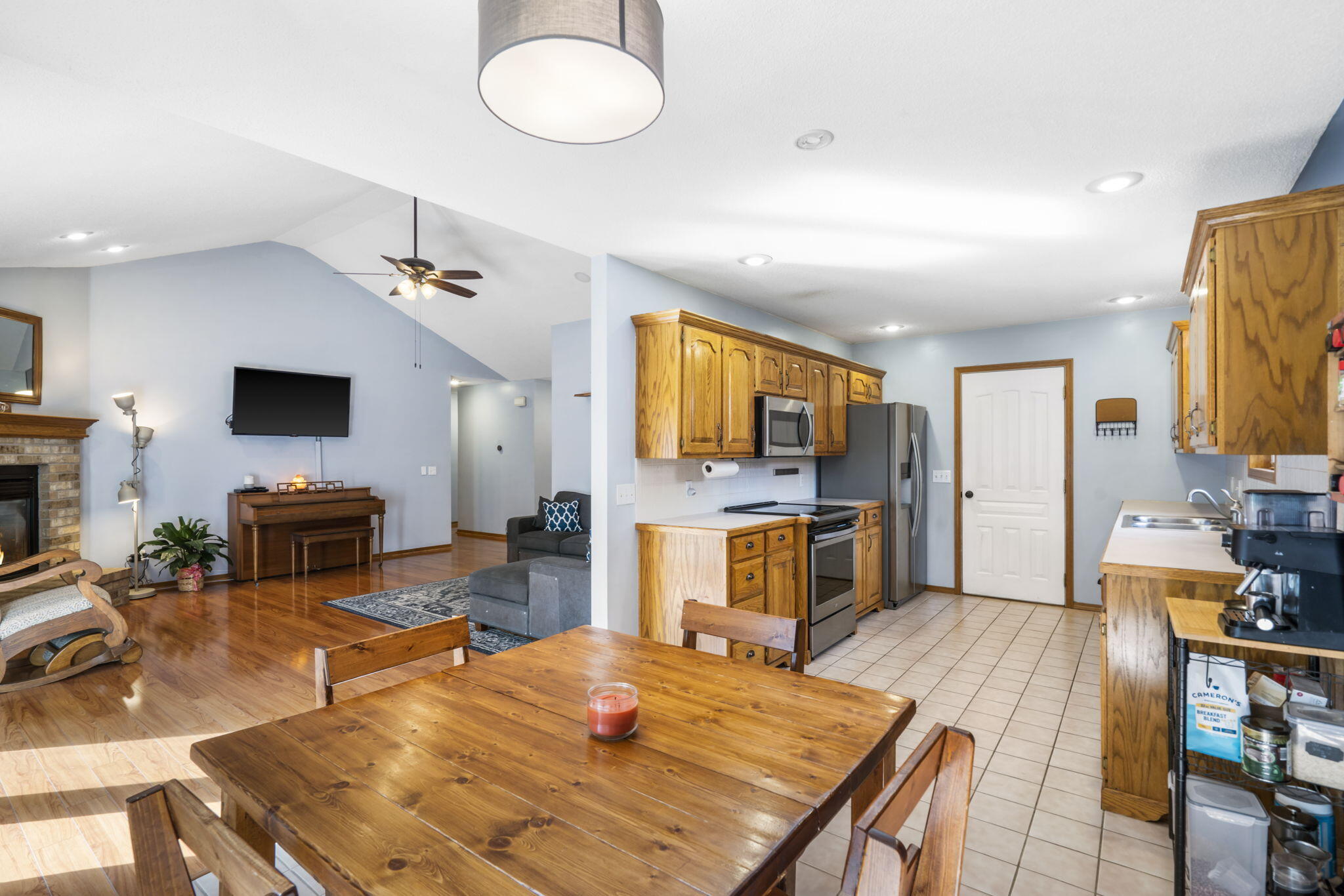 3620 South Western Avenue Property Photo 10