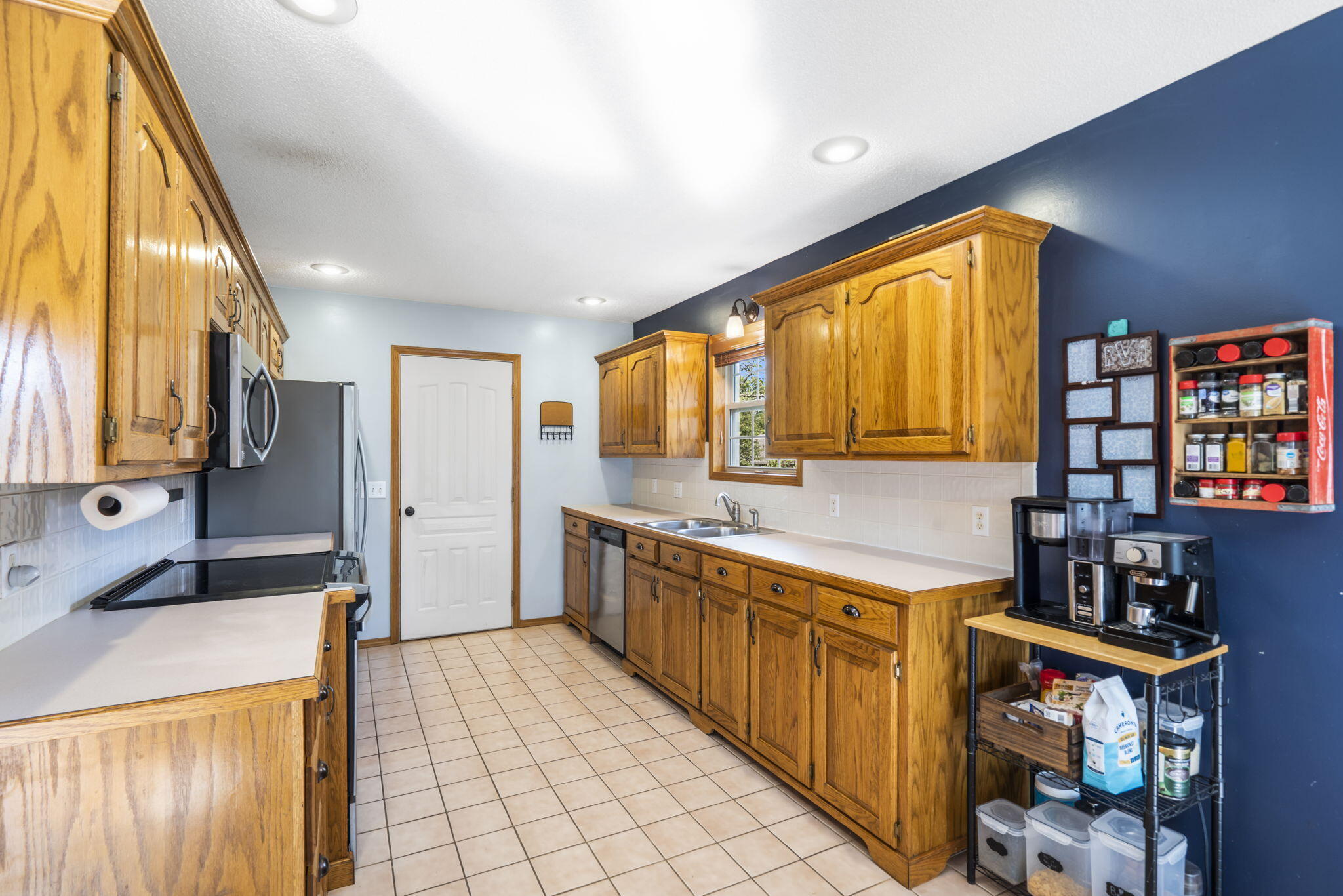 3620 South Western Avenue Property Photo 12