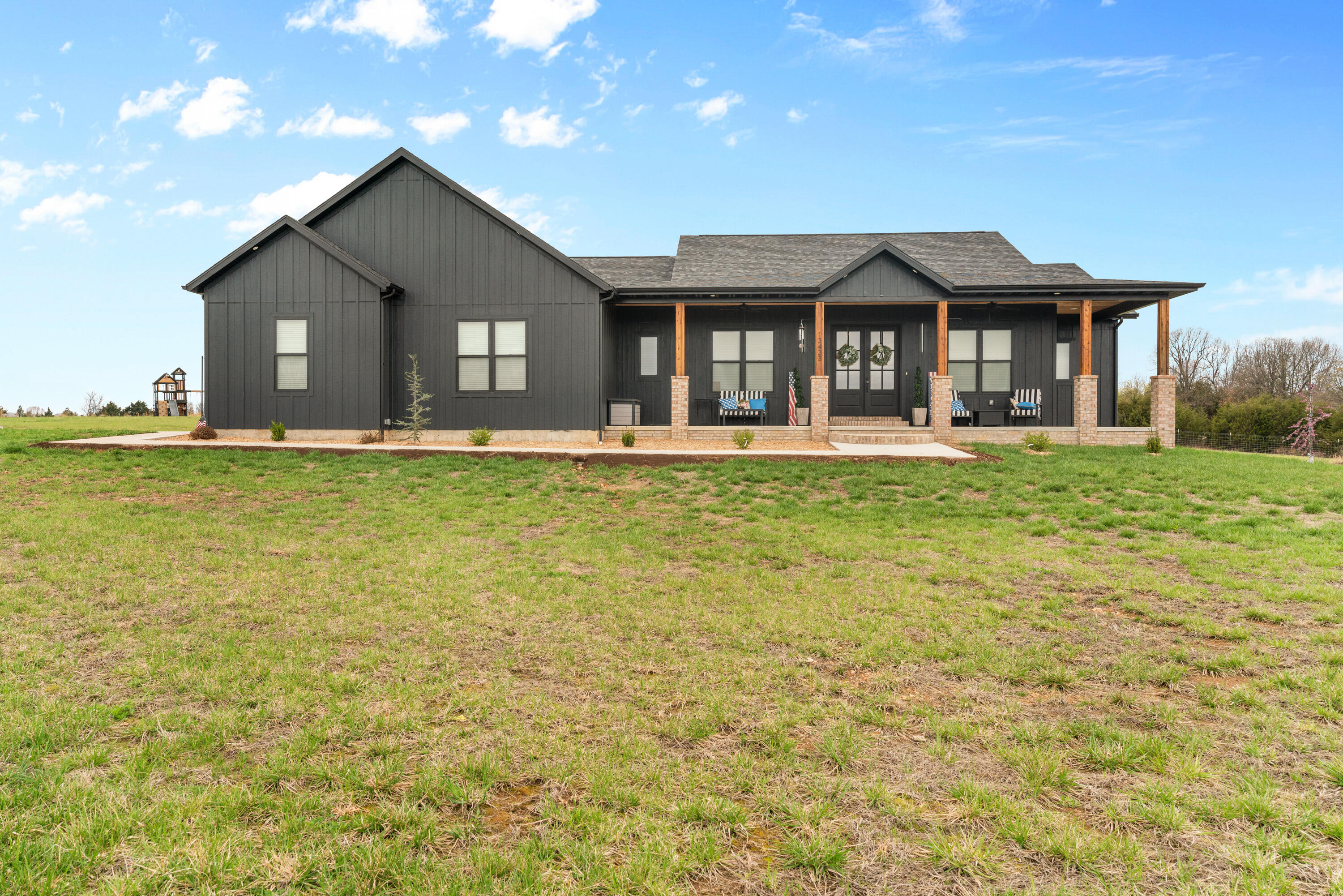 13433 Newhouse Lane Property Photo 1