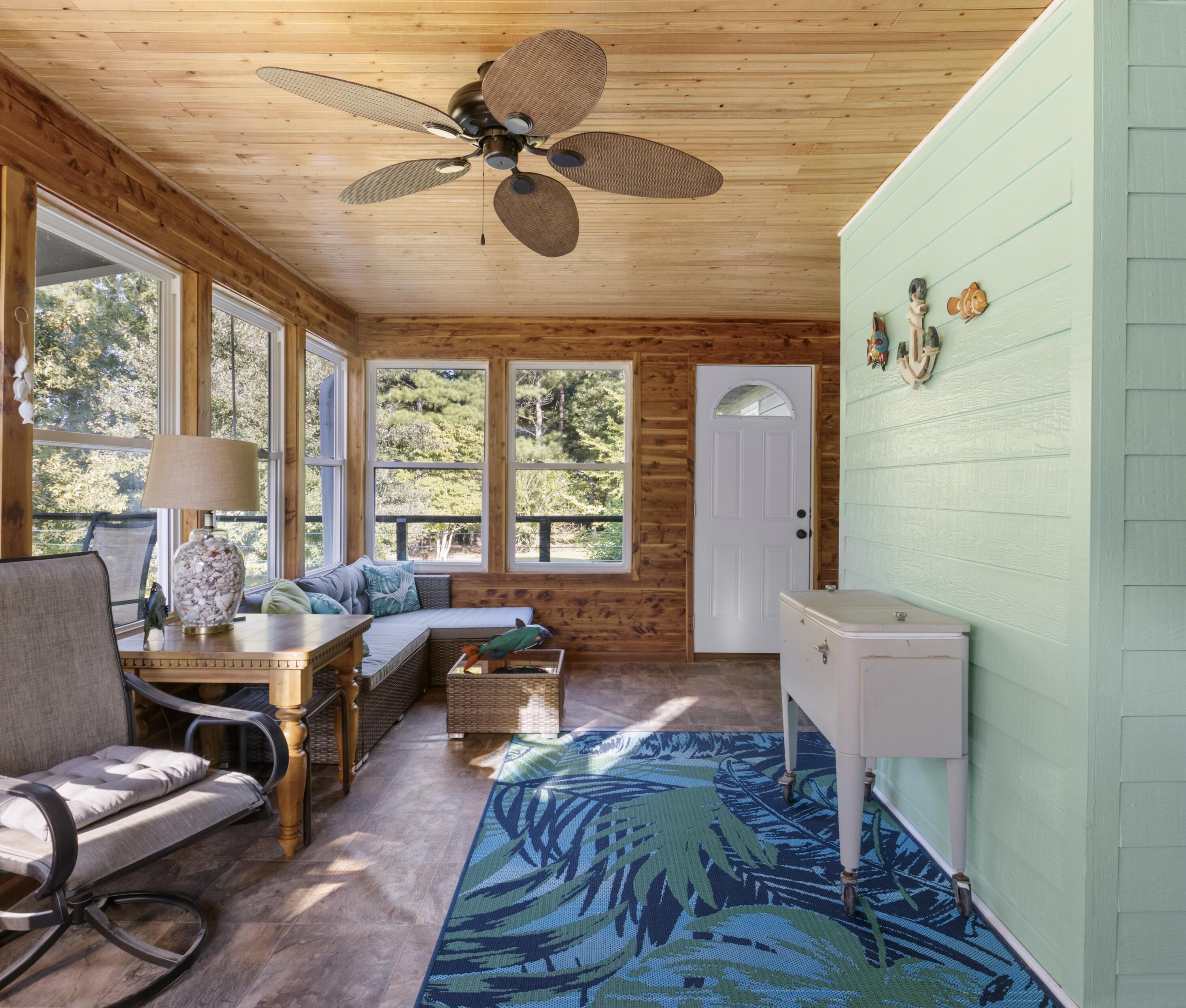 418 County Road 804 Property Photo 1