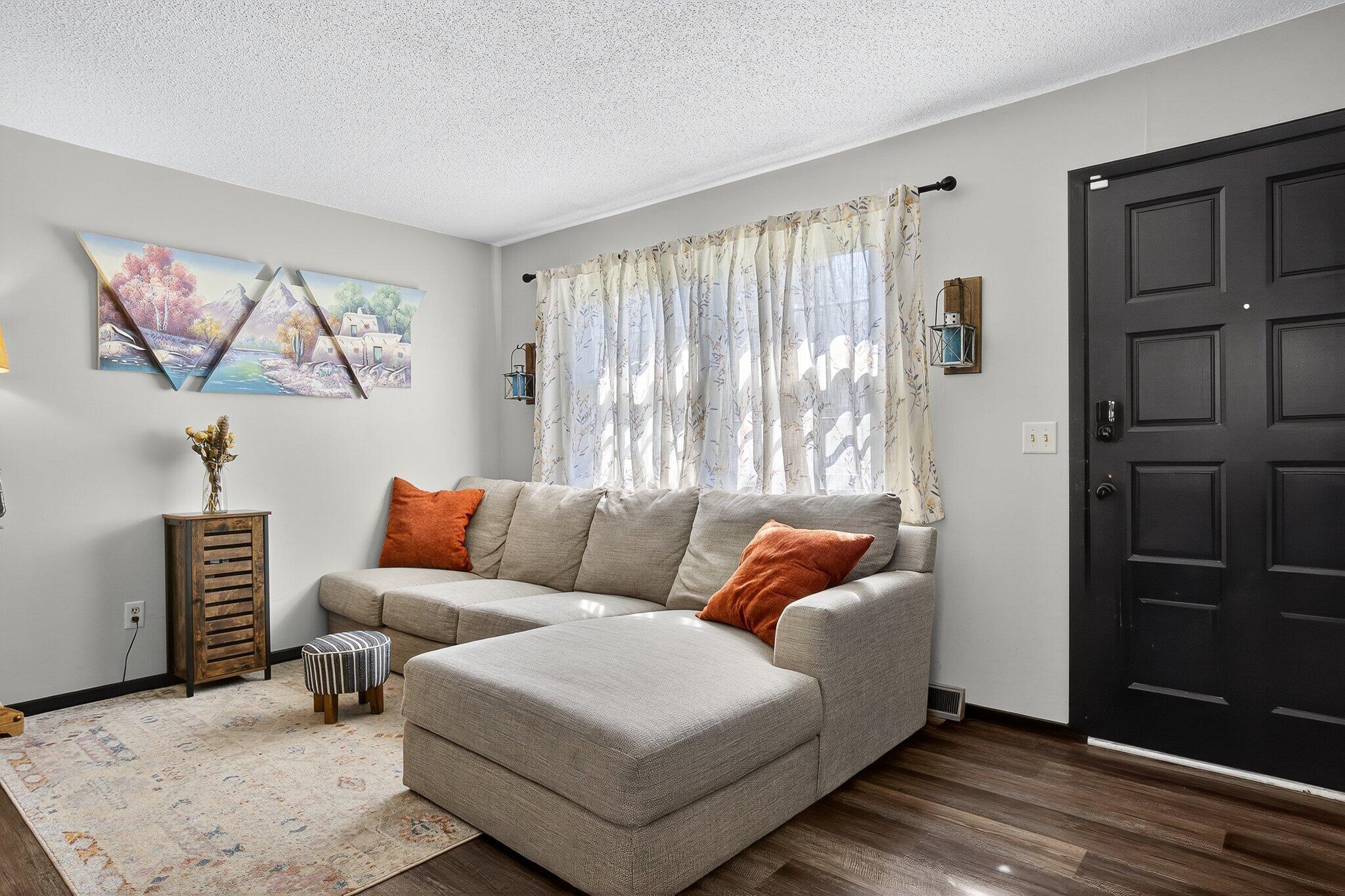 927 West Morningside Street Property Photo 1