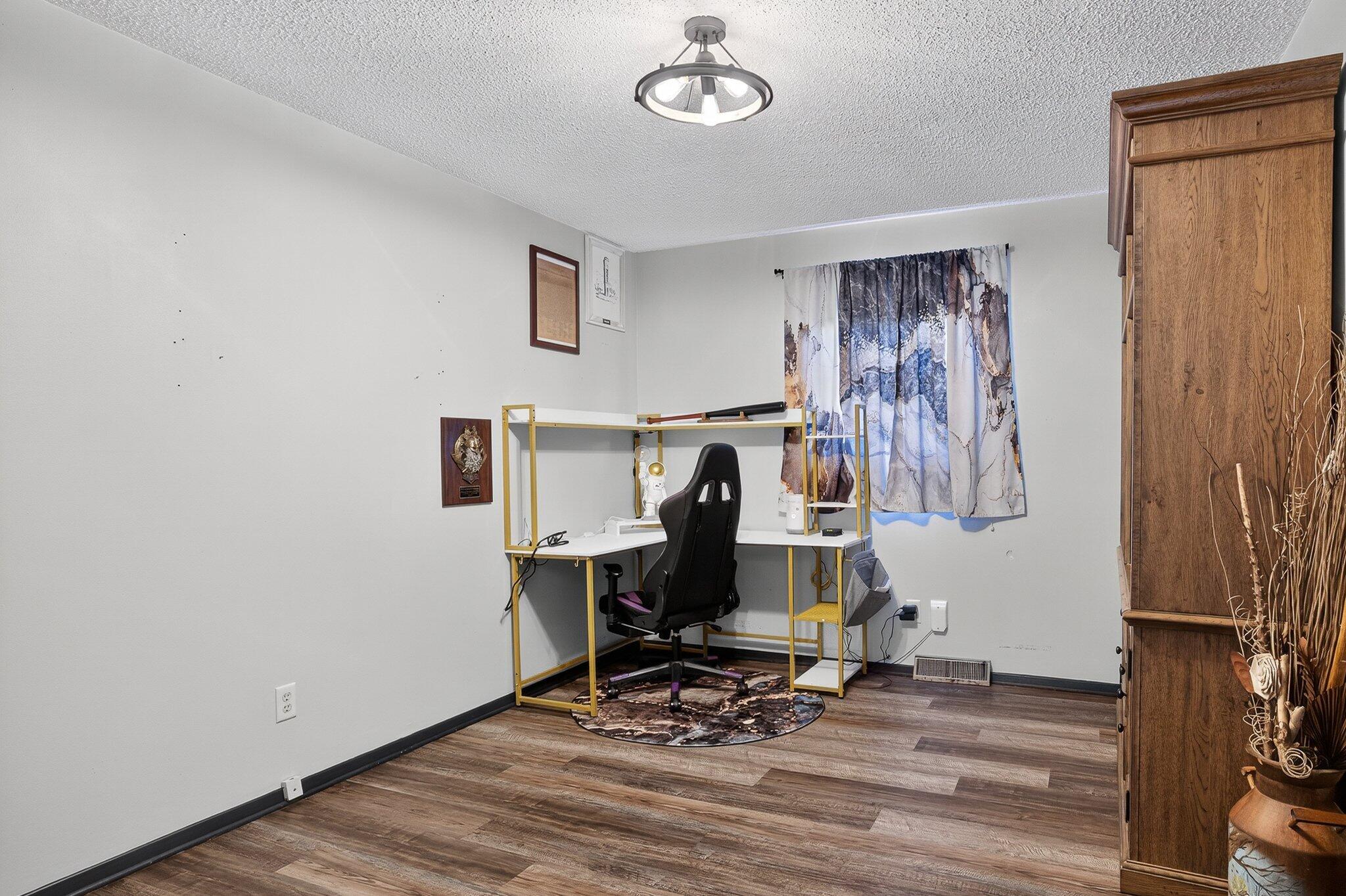 927 West Morningside Street Property Photo 4