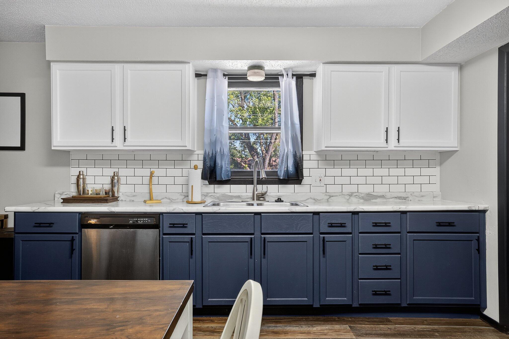 927 West Morningside Street Property Photo 8