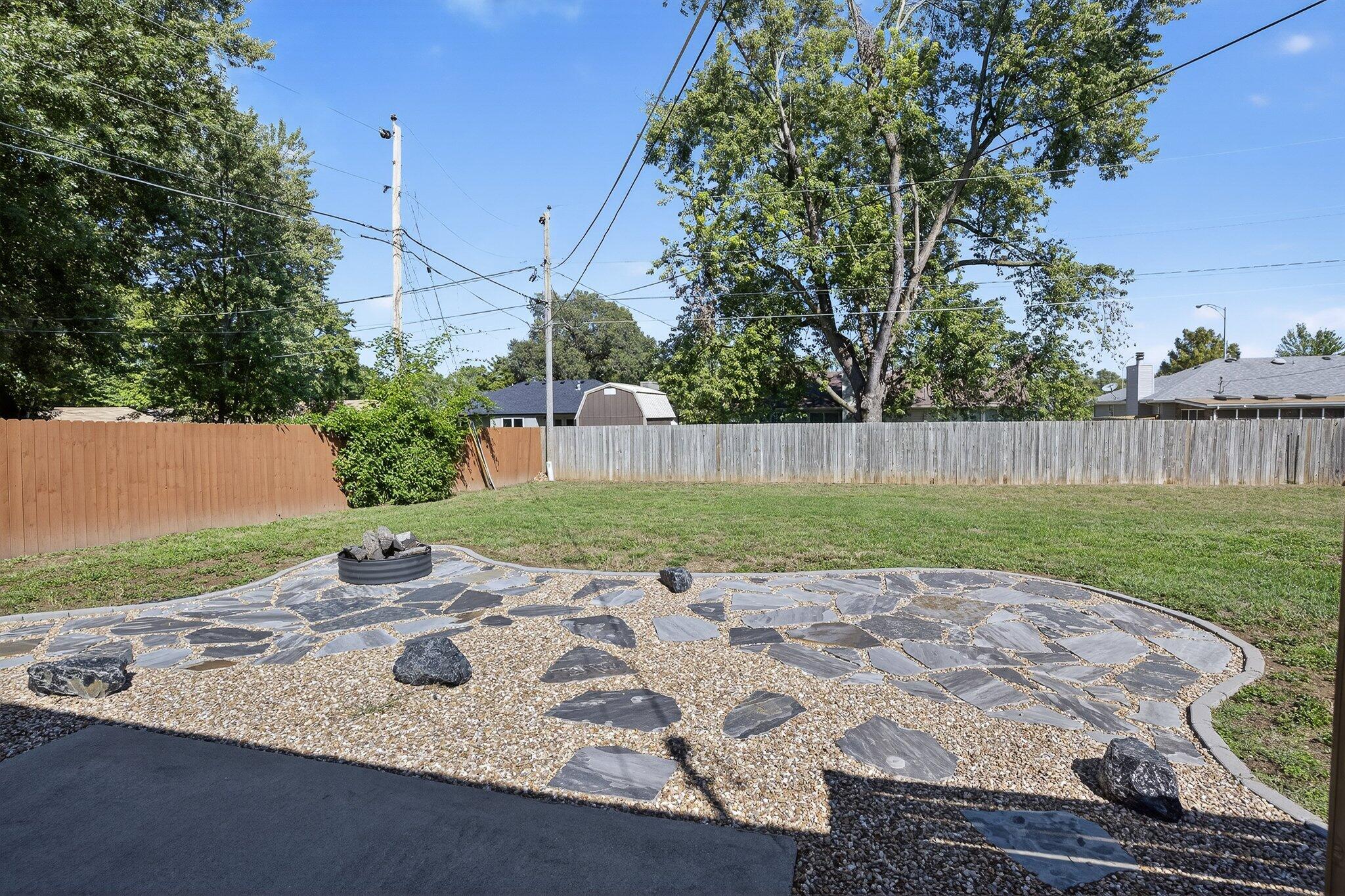 927 West Morningside Street Property Photo 14