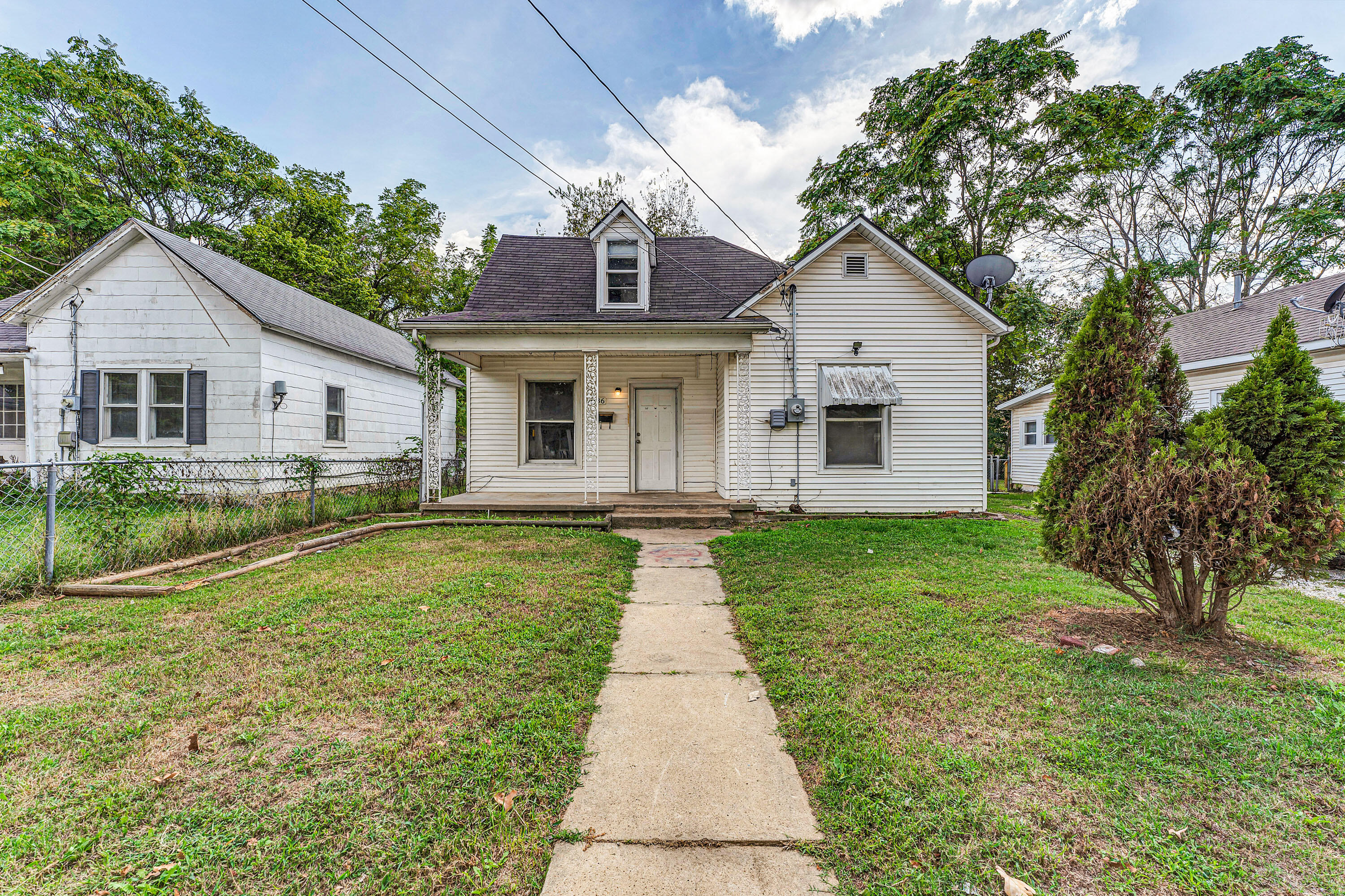 1036 East Blaine Street Property Photo 1