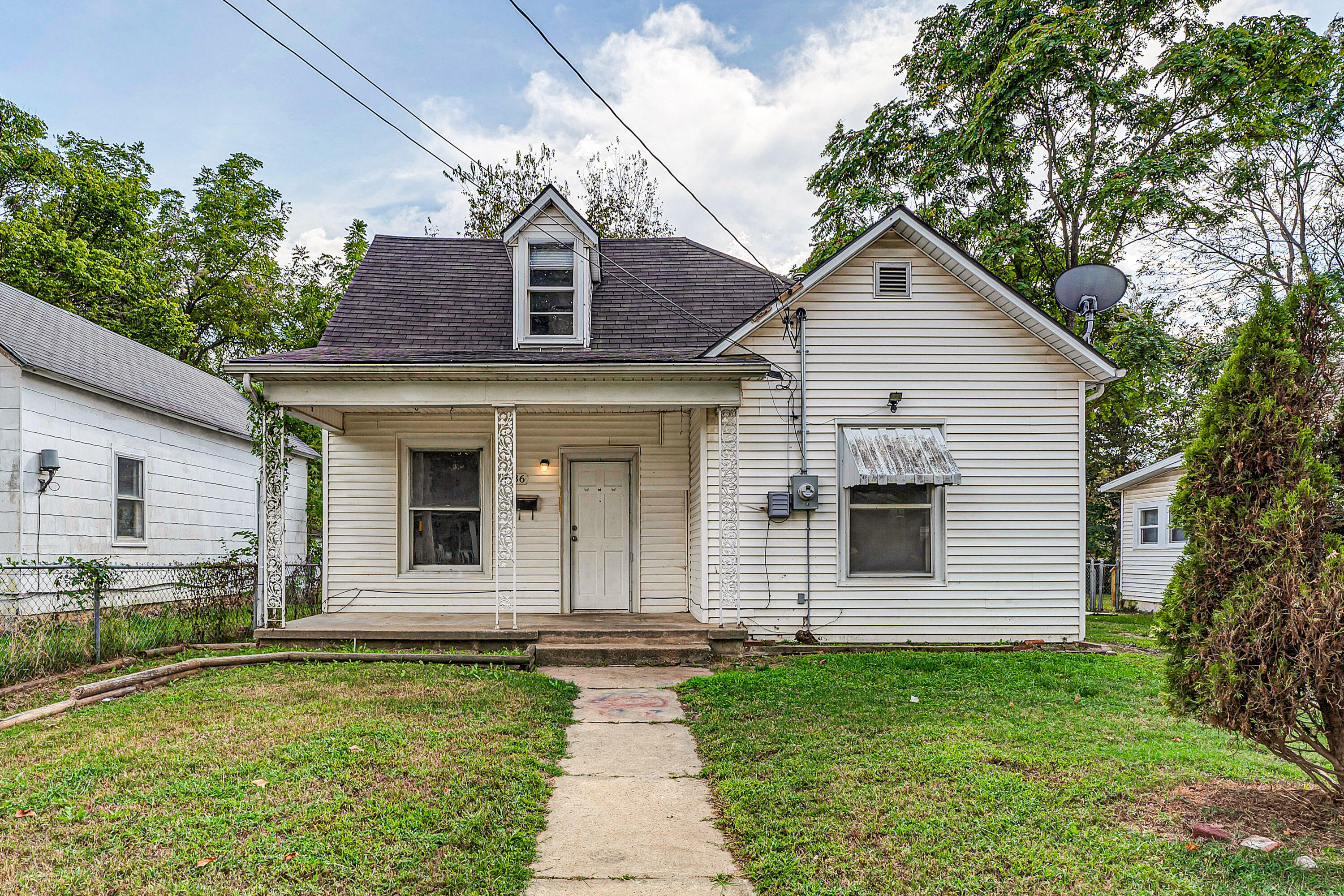 1036 East Blaine Street Property Photo 2