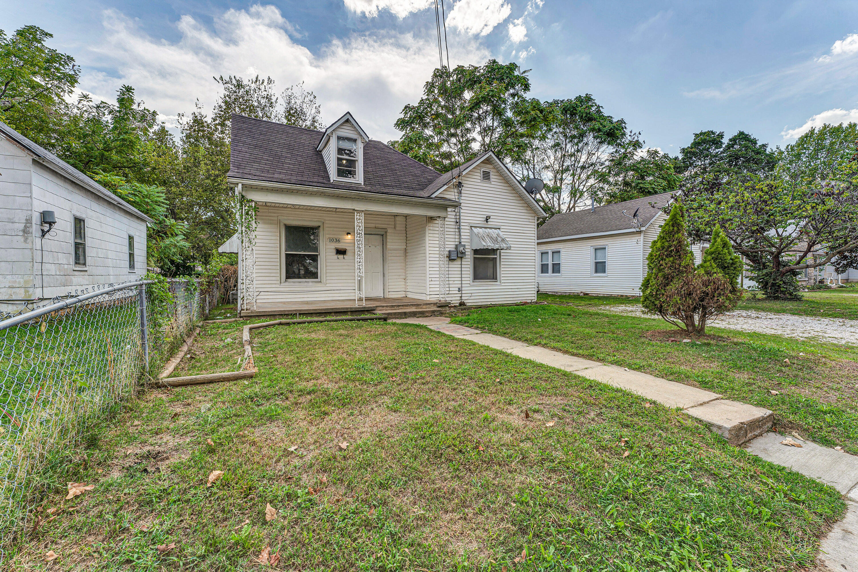 1036 East Blaine Street Property Photo 3