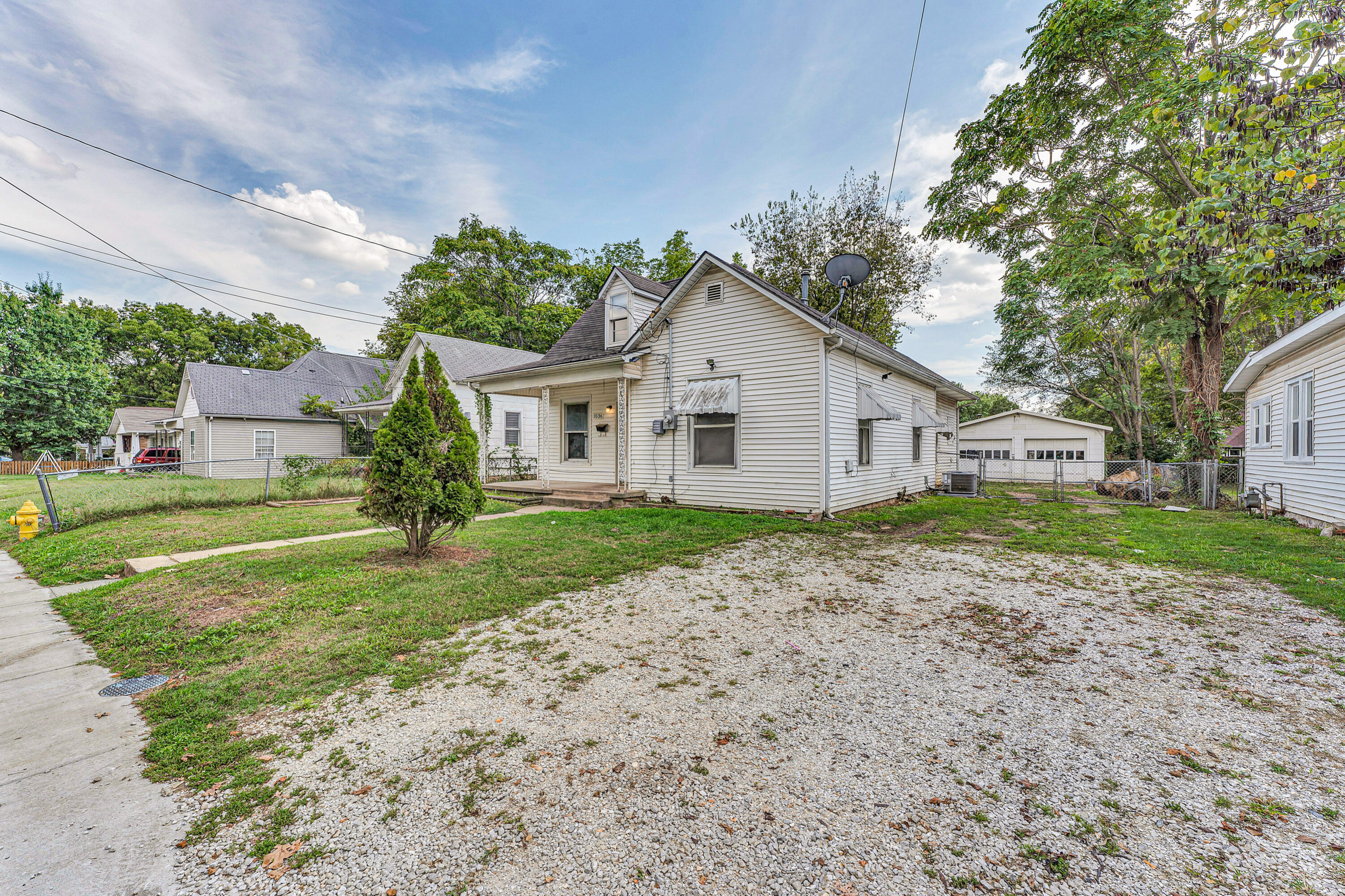 1036 East Blaine Street Property Photo 4