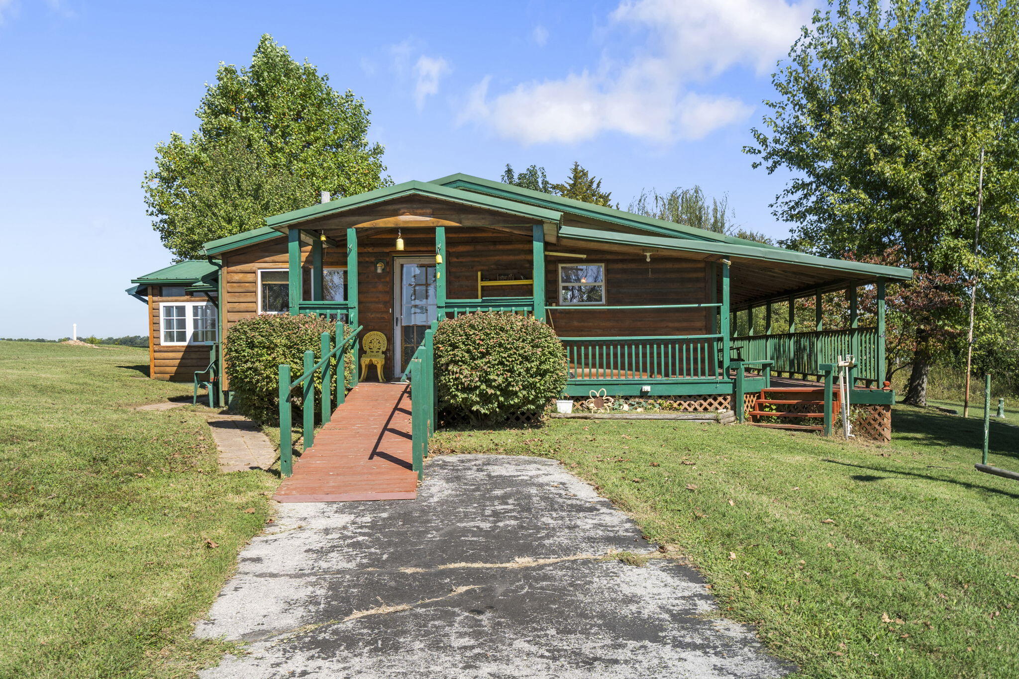 203 Leah Avenue Property Photo 1