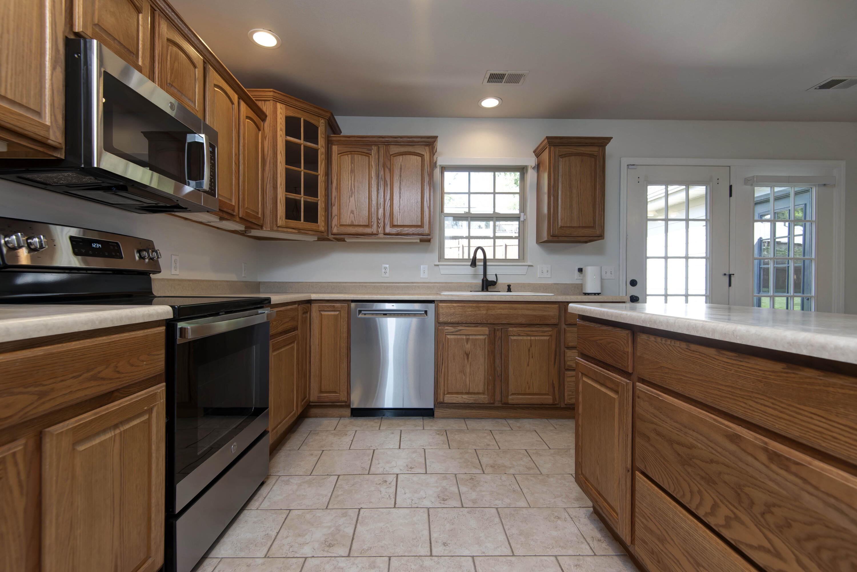 340 Sherry Lane Property Photo 17