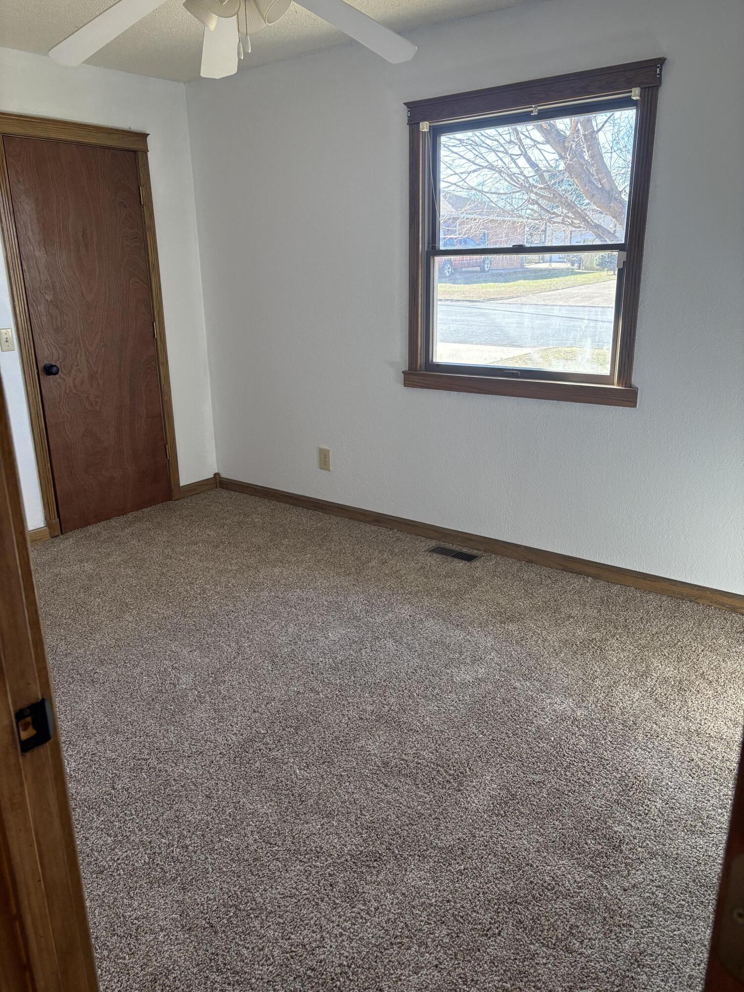 1204 Hillcrest Street Property Photo 8