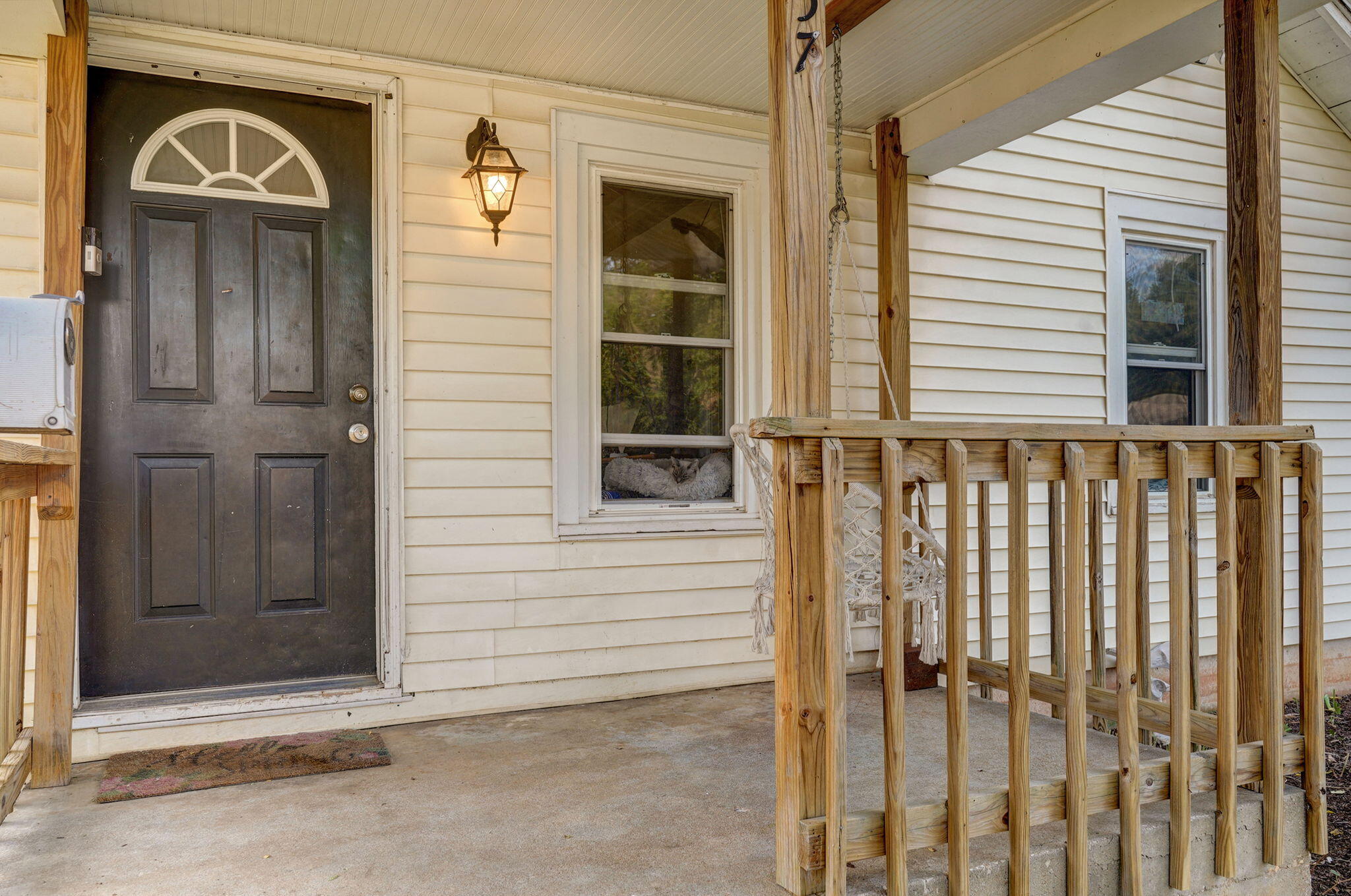 657 South Newton Avenue Property Photo 4