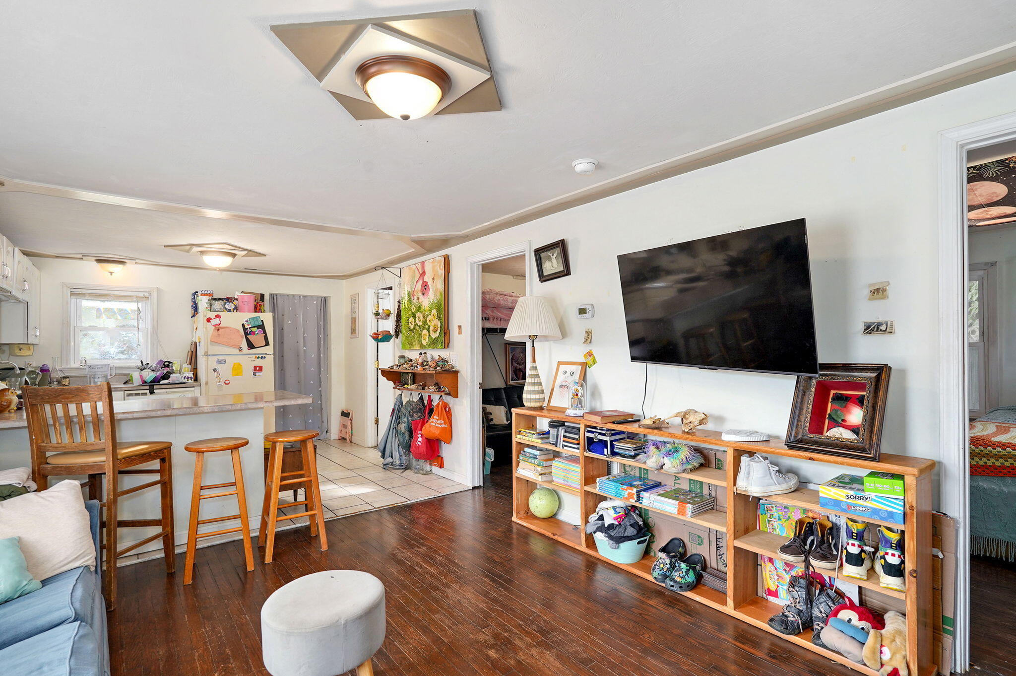 657 South Newton Avenue Property Photo 6