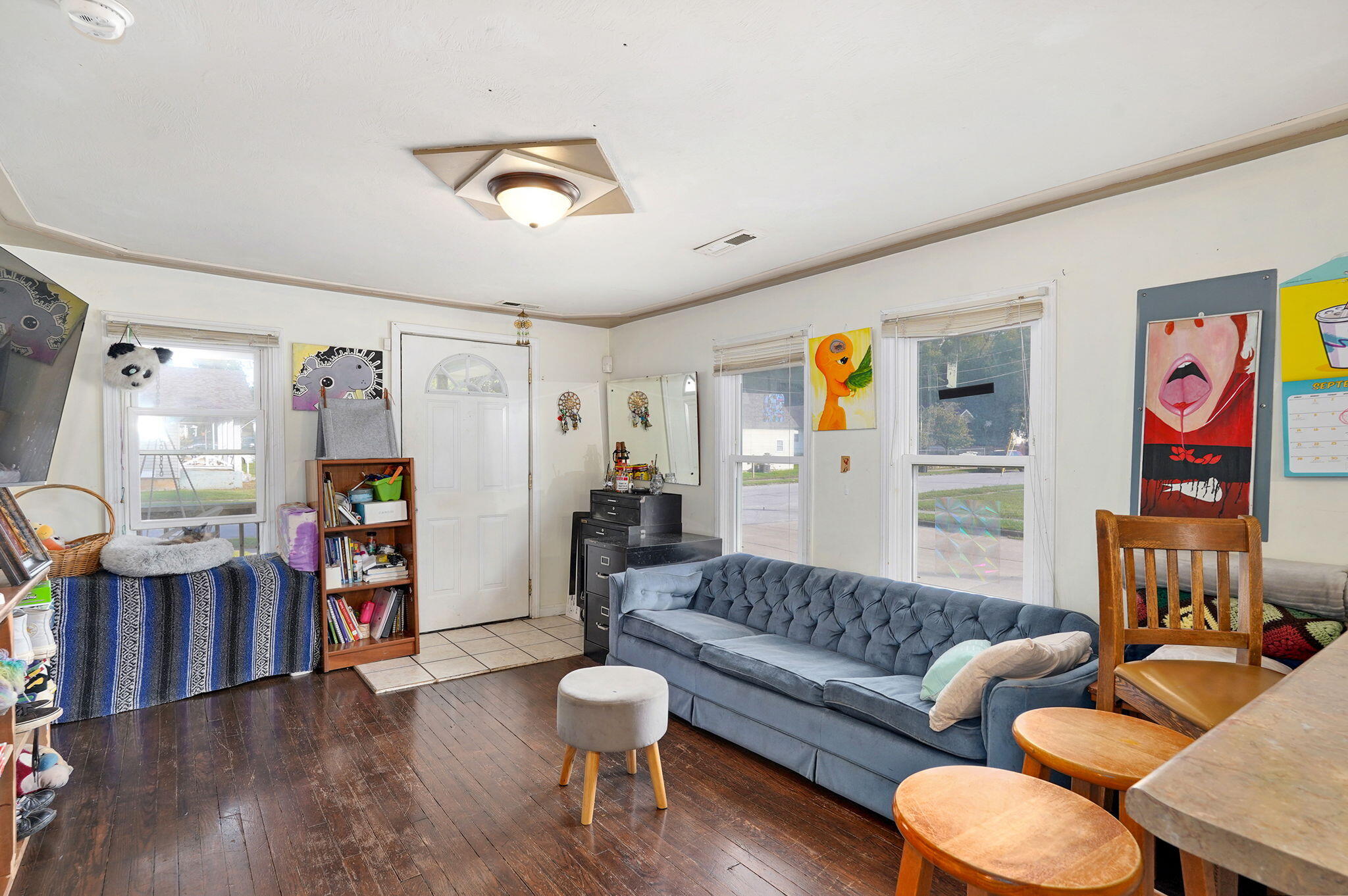 657 South Newton Avenue Property Photo 8