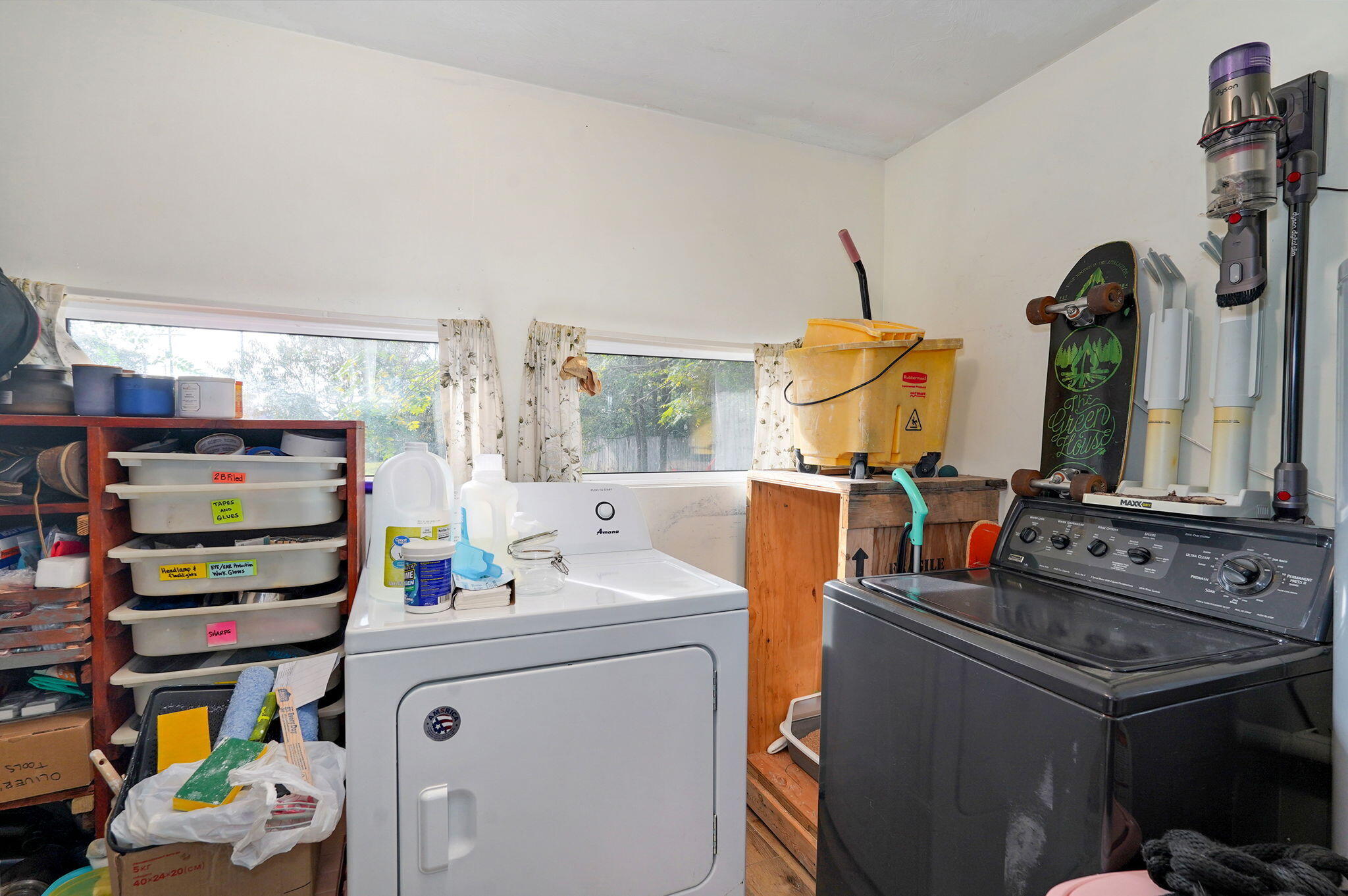 657 South Newton Avenue Property Photo 12