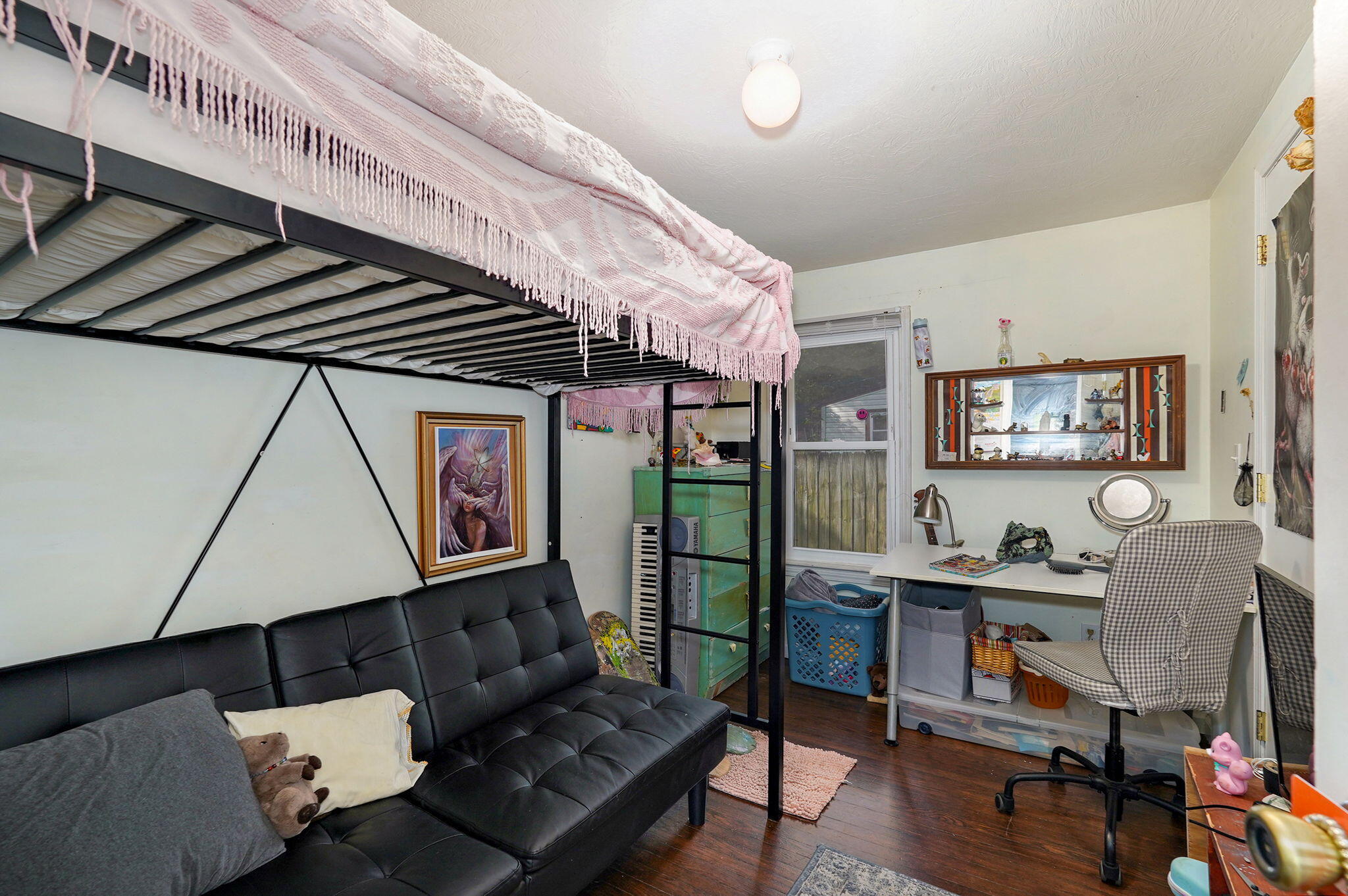 657 South Newton Avenue Property Photo 13