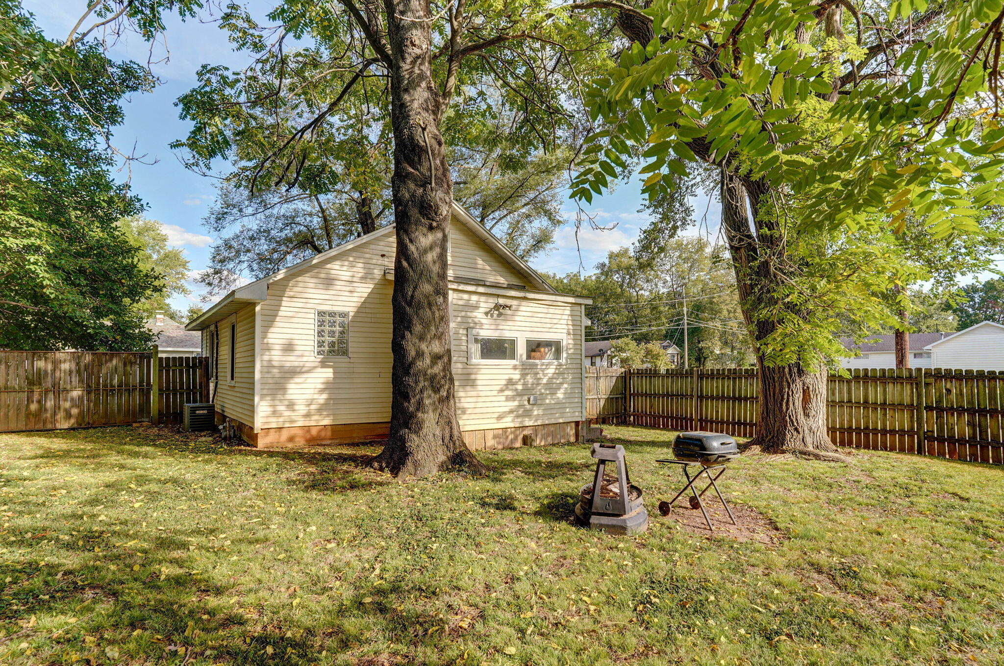 657 South Newton Avenue Property Photo 15