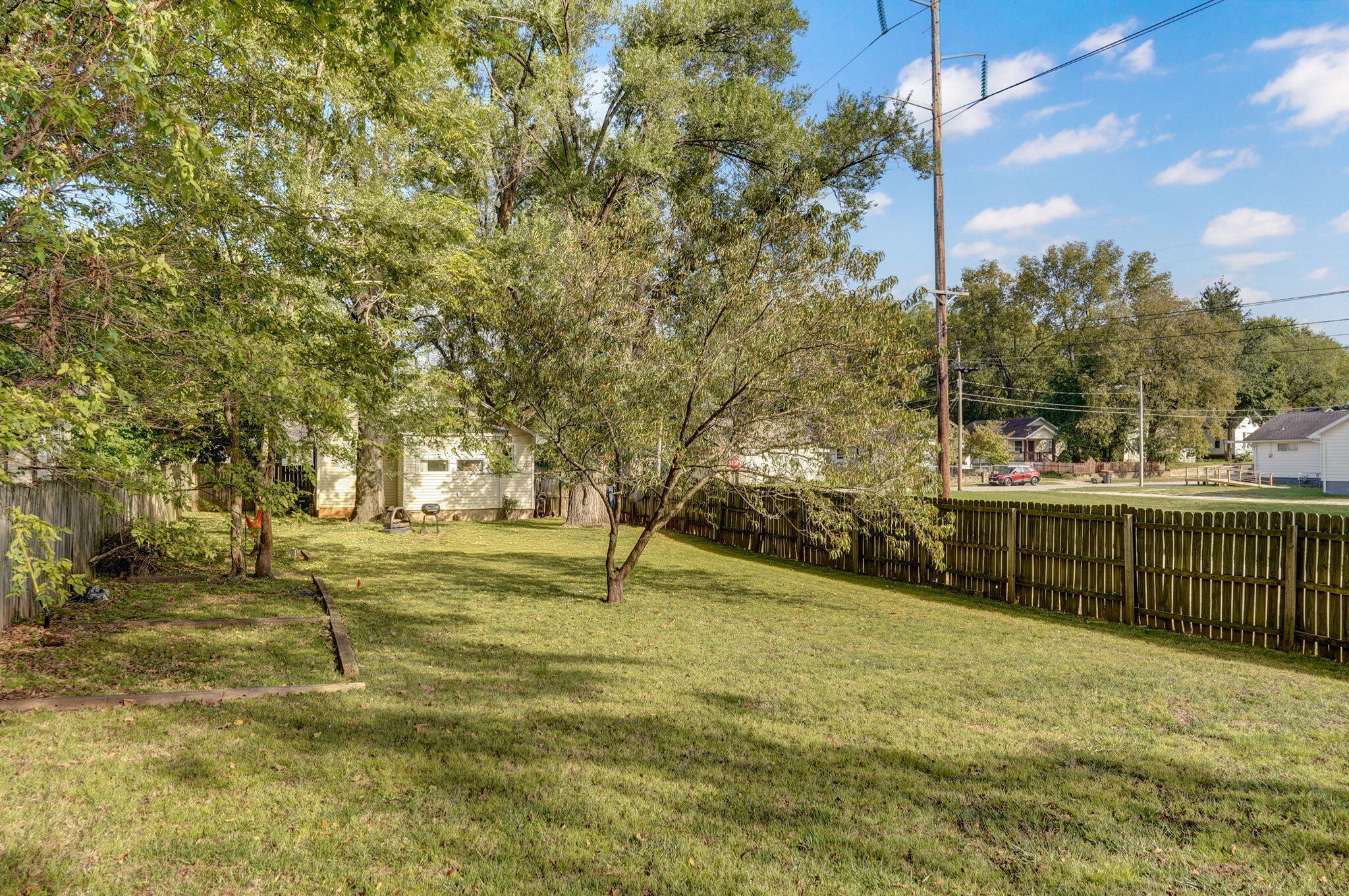 657 South Newton Avenue Property Photo 18