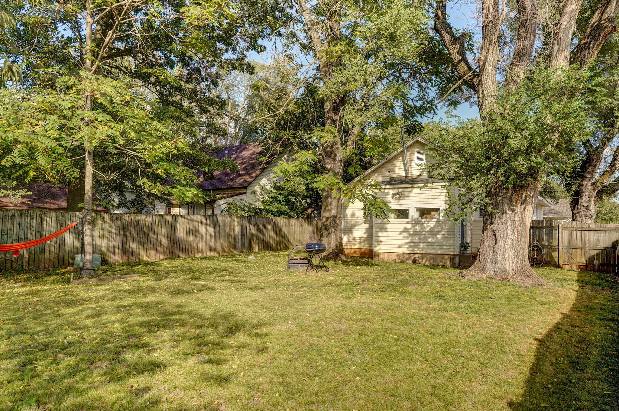 657 South Newton Avenue Property Photo 19