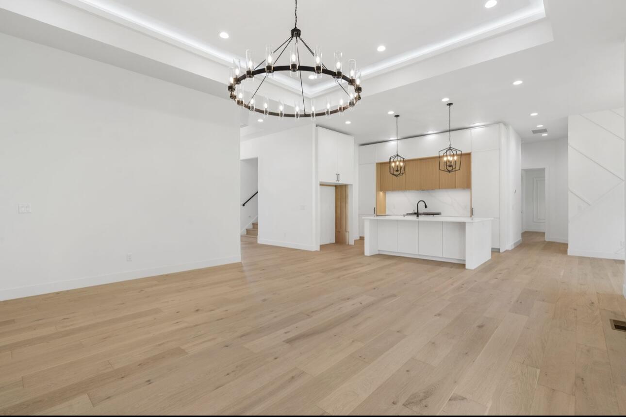 3927 East Woodhue Street Property Photo 6