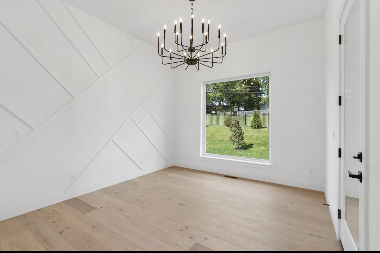 3927 East Woodhue Street Property Photo 9