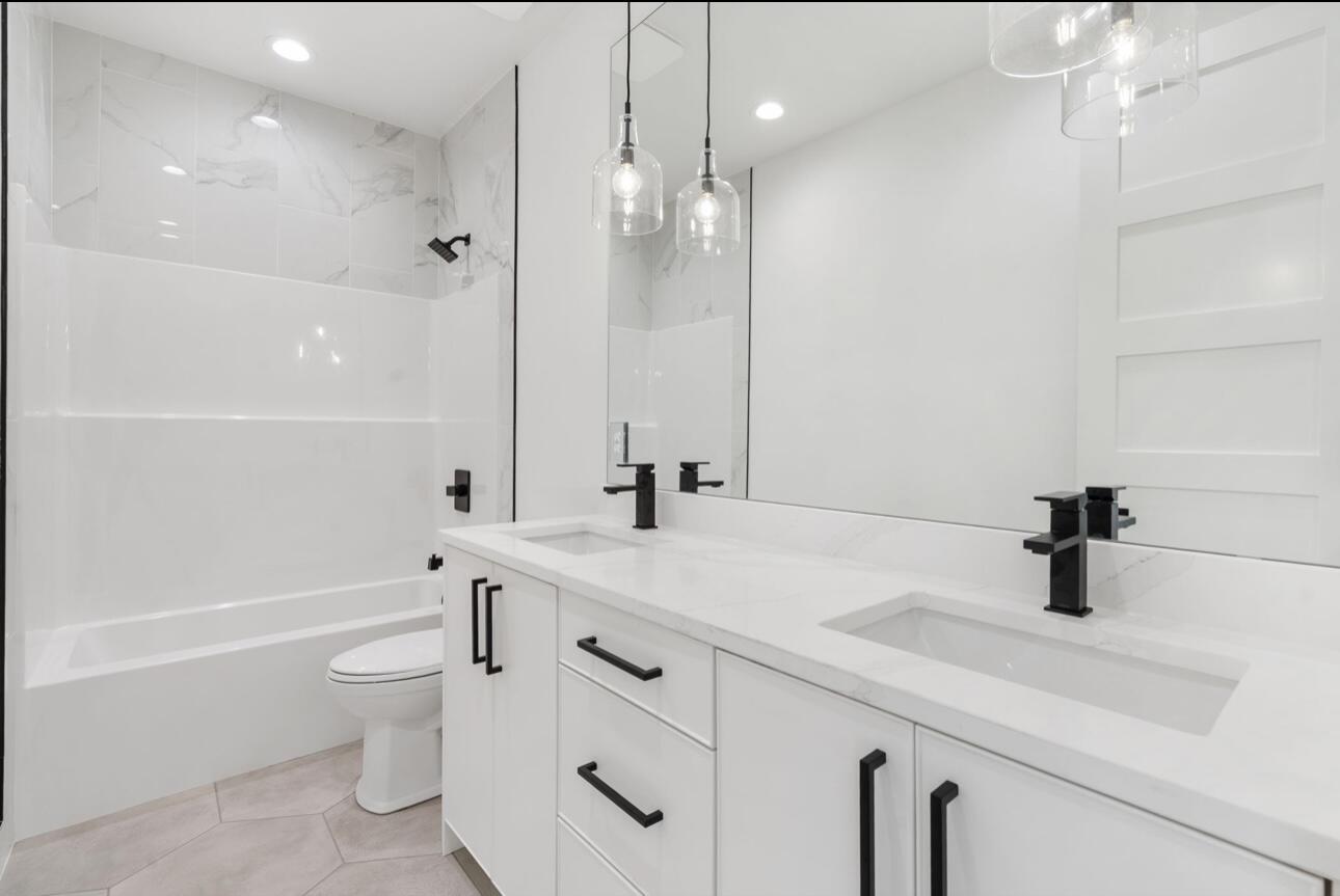 3927 East Woodhue Street Property Photo 12