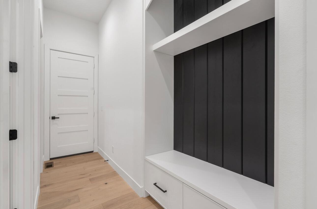 3927 East Woodhue Street Property Photo 16