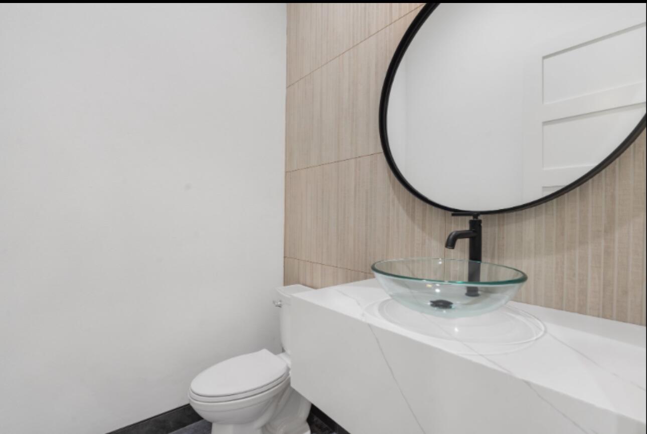 3927 East Woodhue Street Property Photo 17