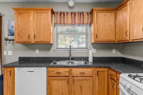 817 Willow Street Property Photo 8