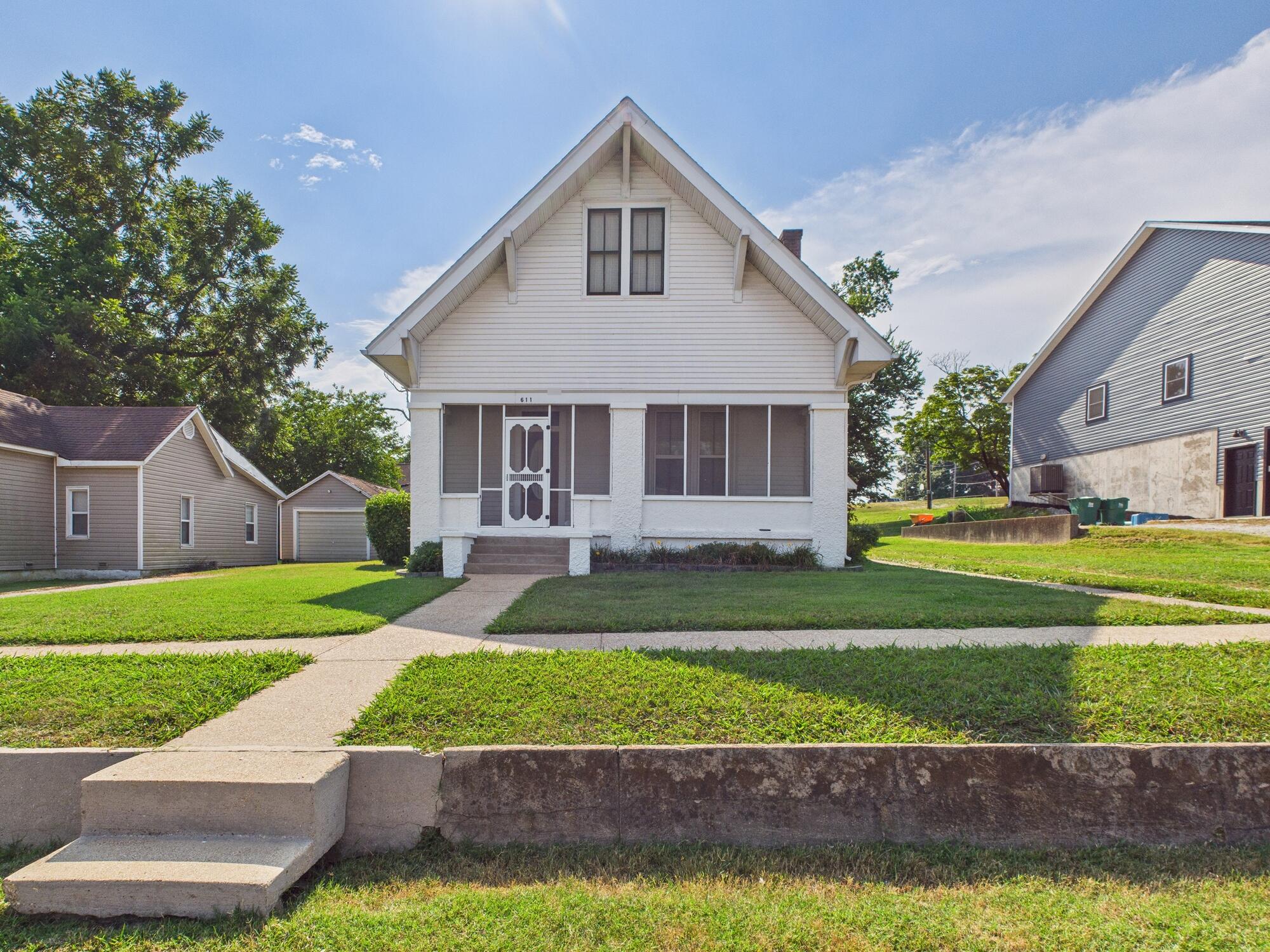 611 Cedar Avenue Property Photo 1