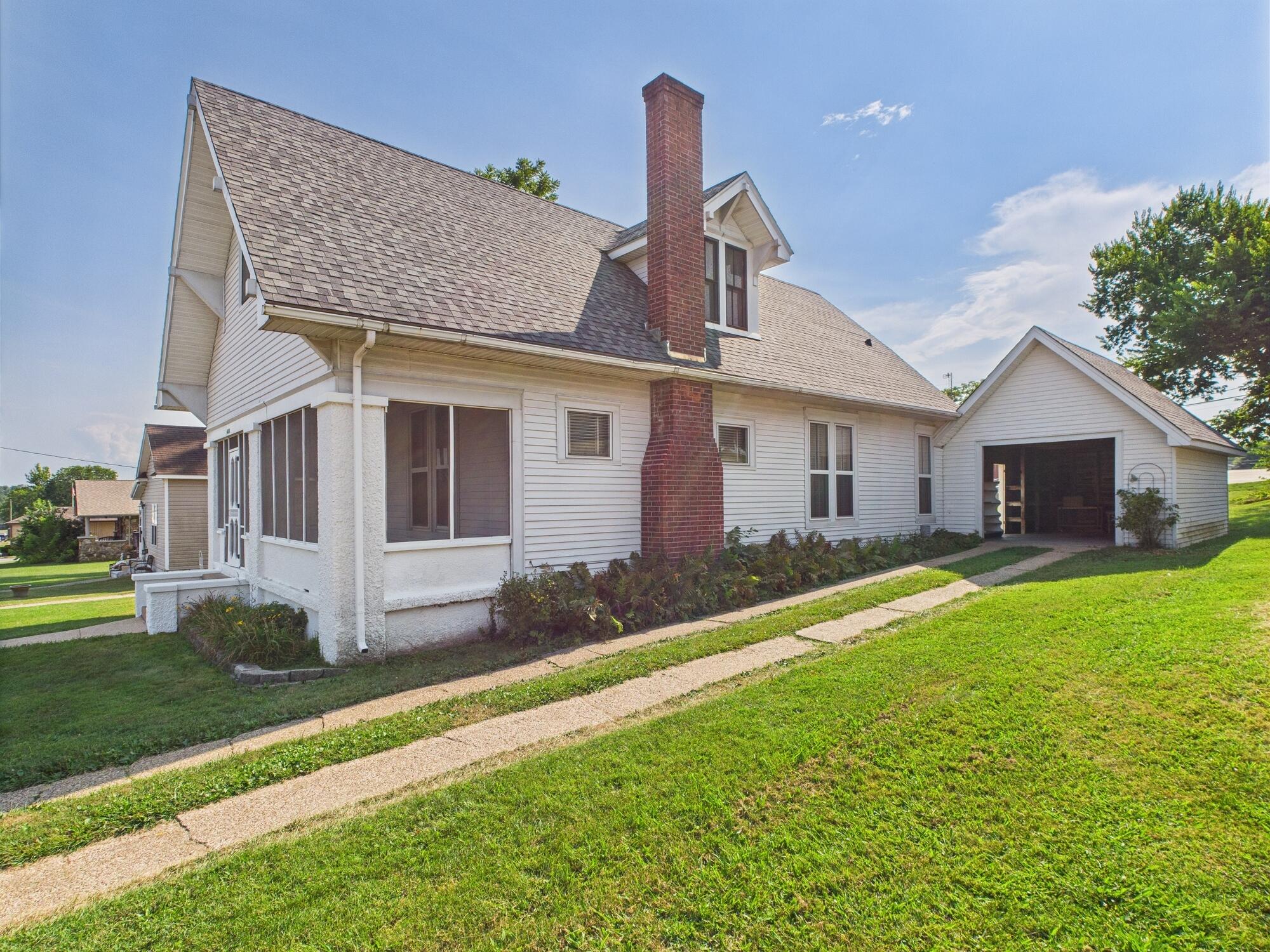 611 Cedar Avenue Property Photo 3