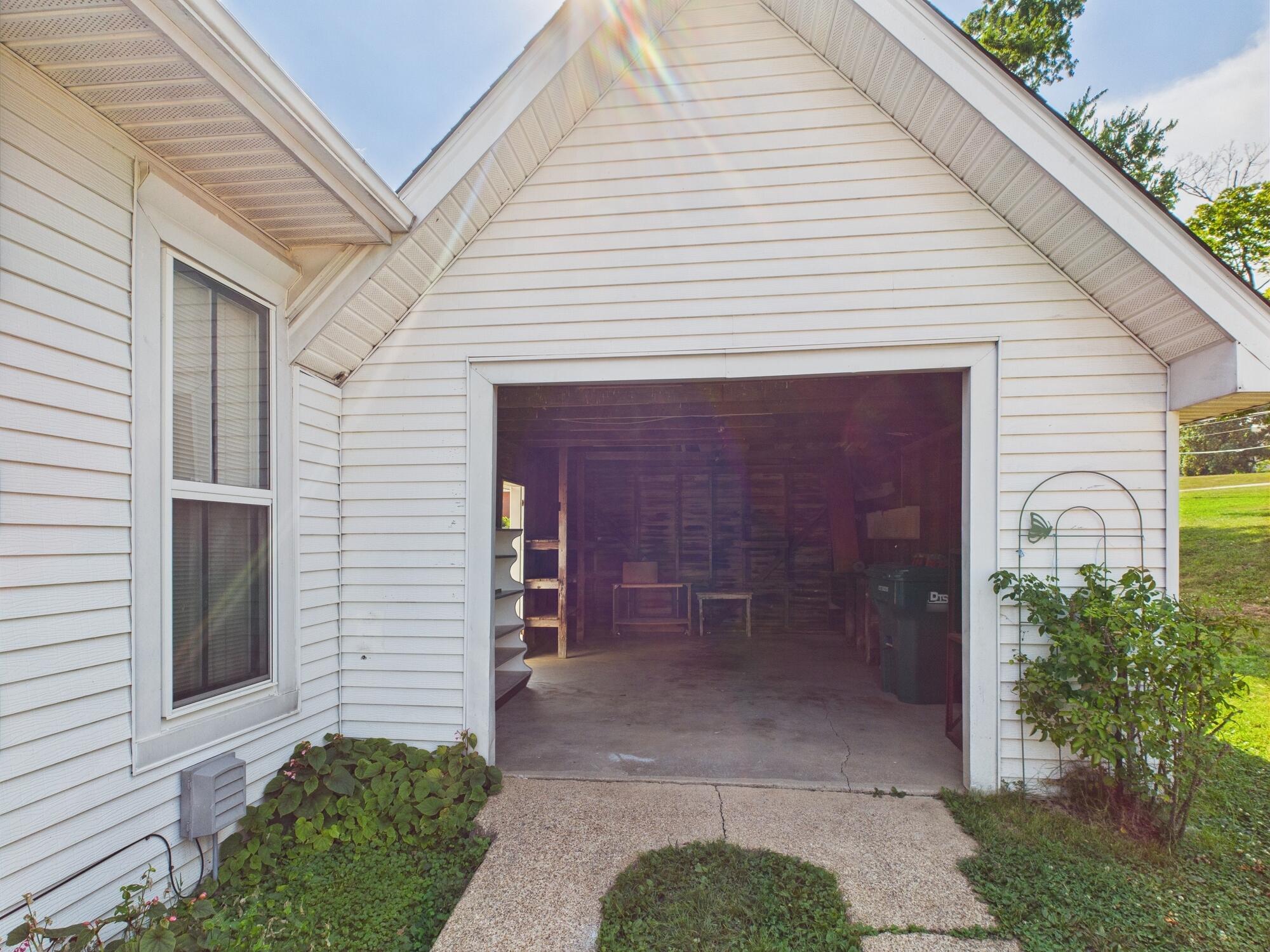 611 Cedar Avenue Property Photo 5